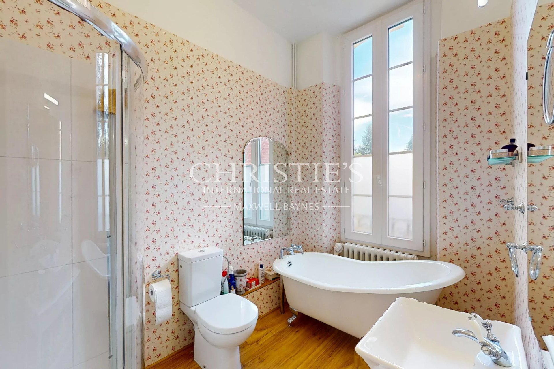 10 Bedroom Chateau's Image 19