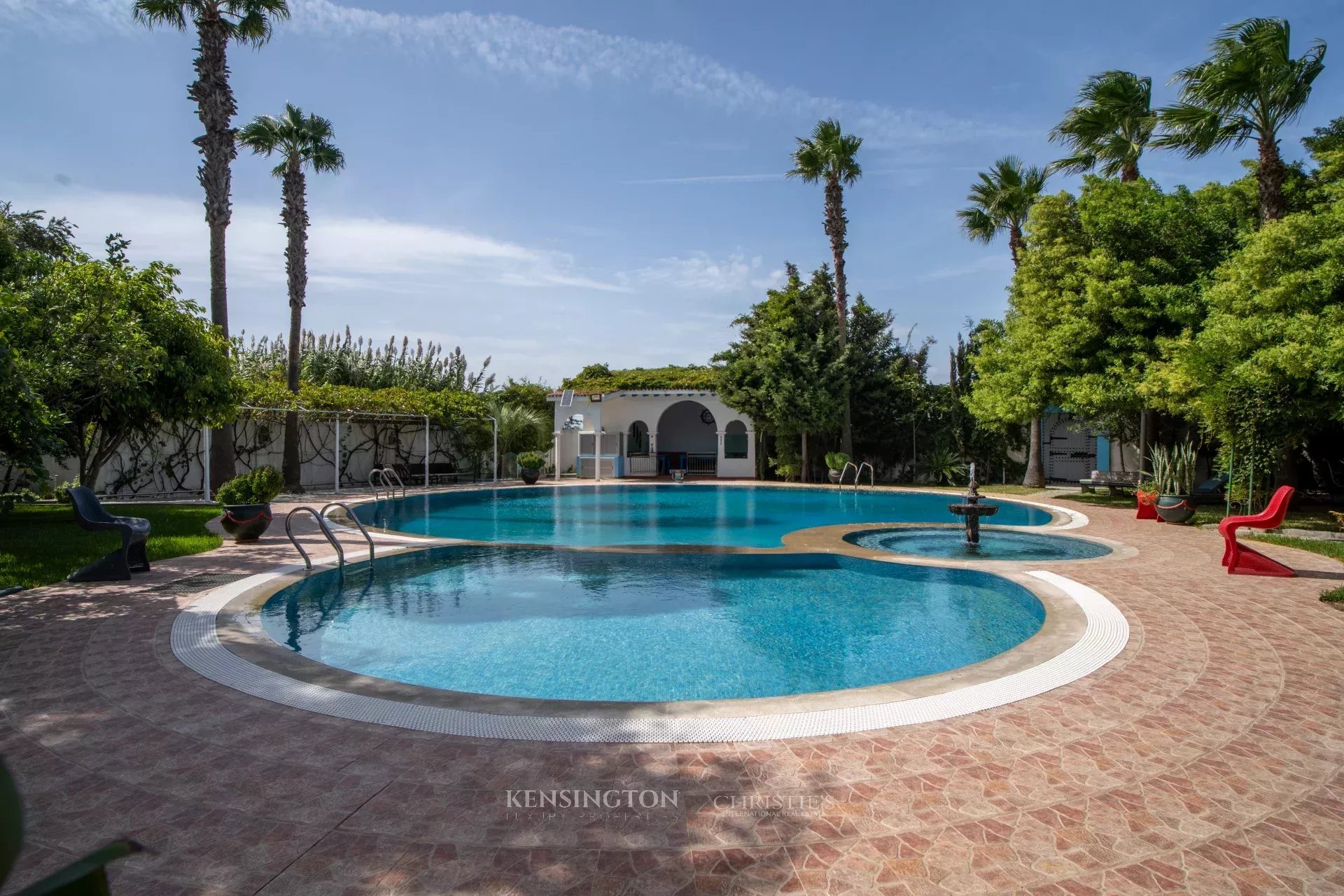 7 Bedroom Villa/Townhouse's Image 3