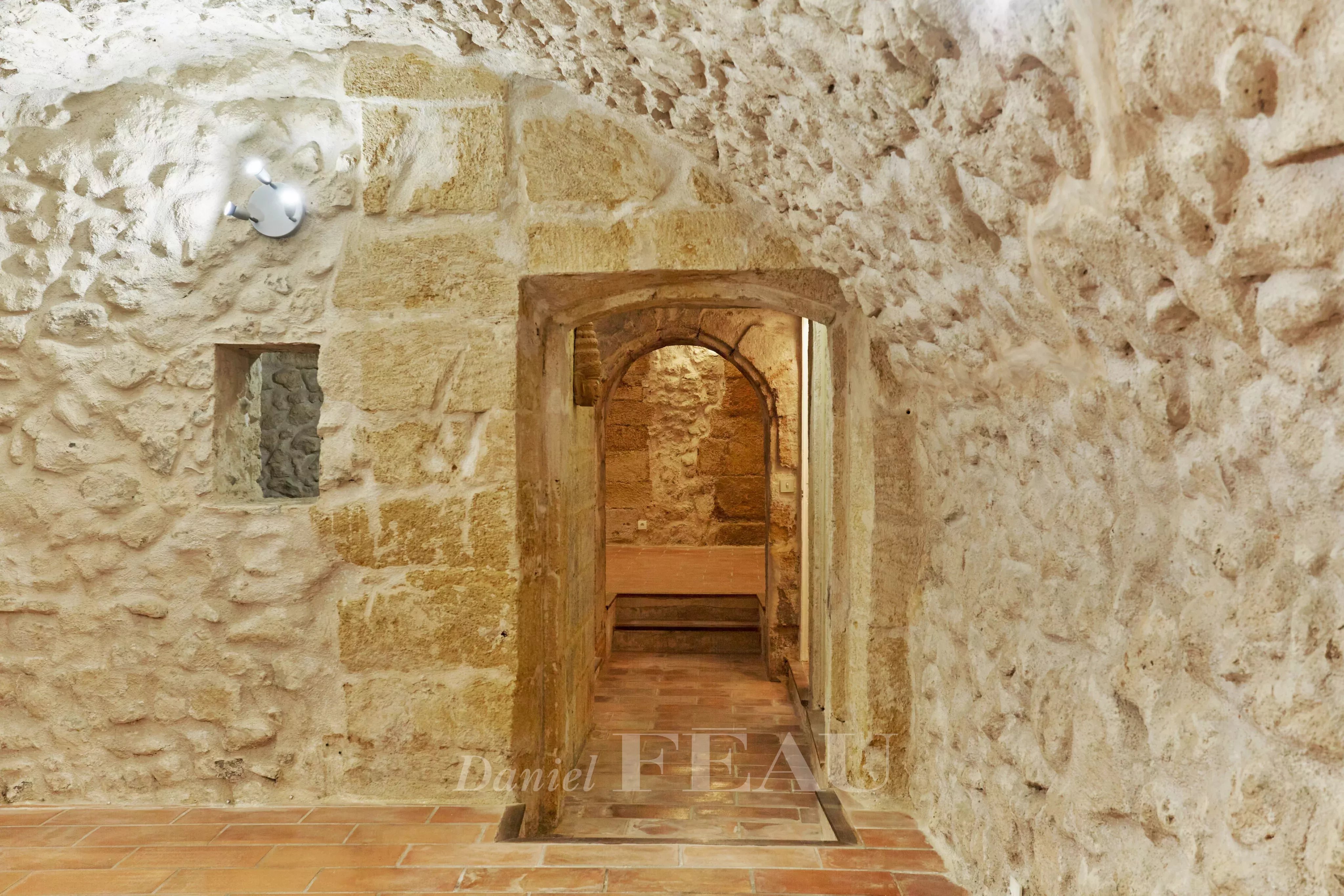 cave en pierre
