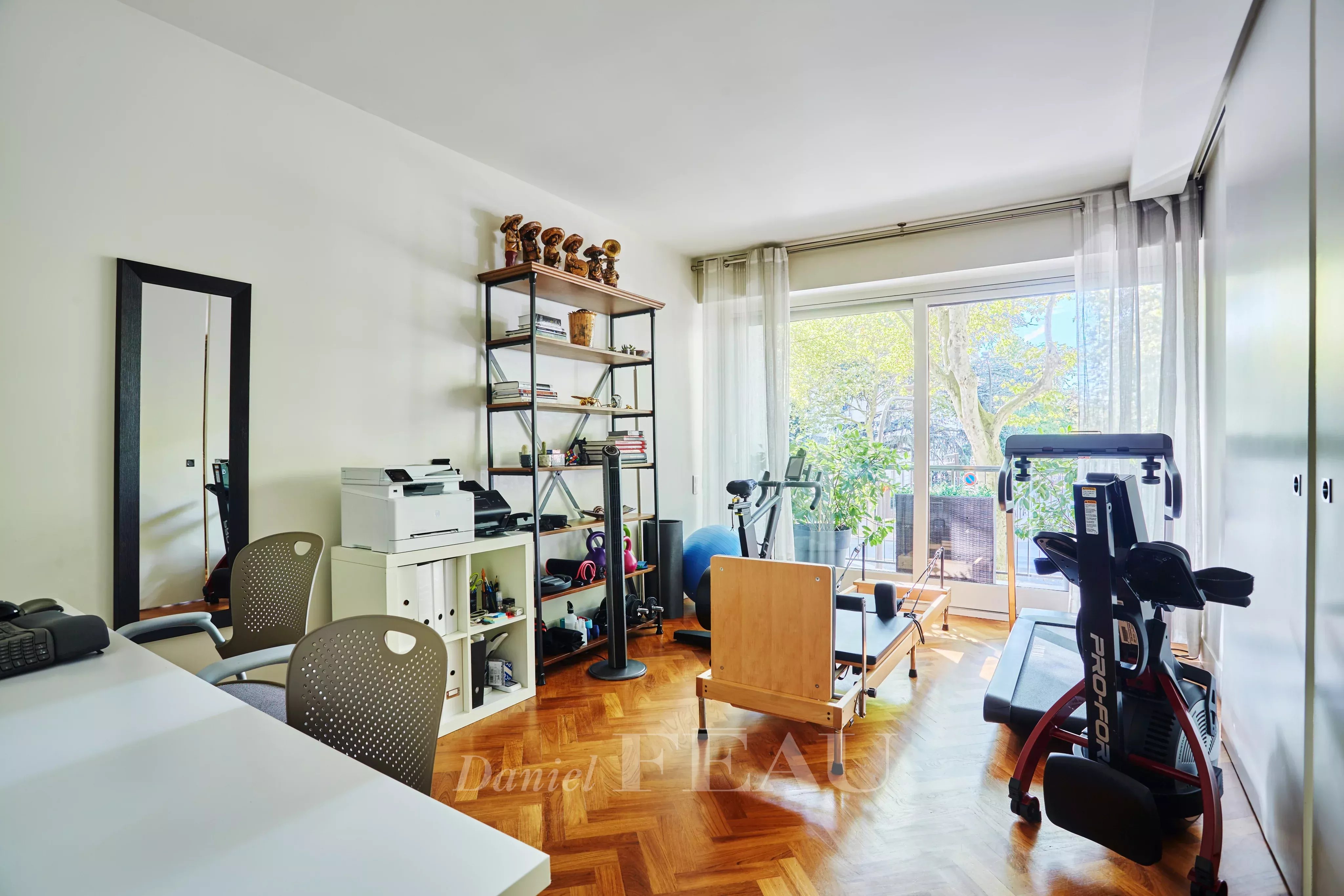 Sale Apartment Paris 16th