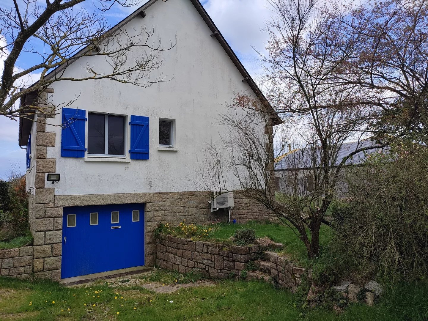 MAISON T6- SAINT CARNE- EN LOCATION