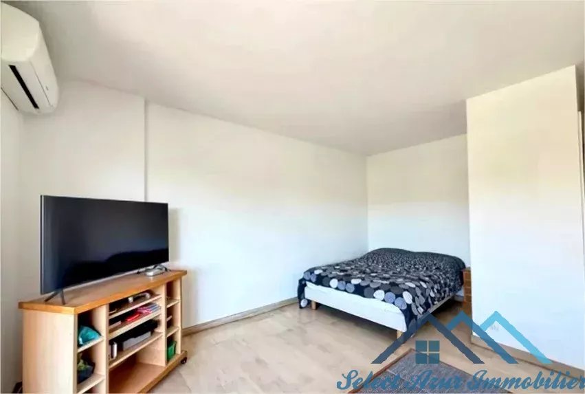 Antibes - F1 avec Terrasse