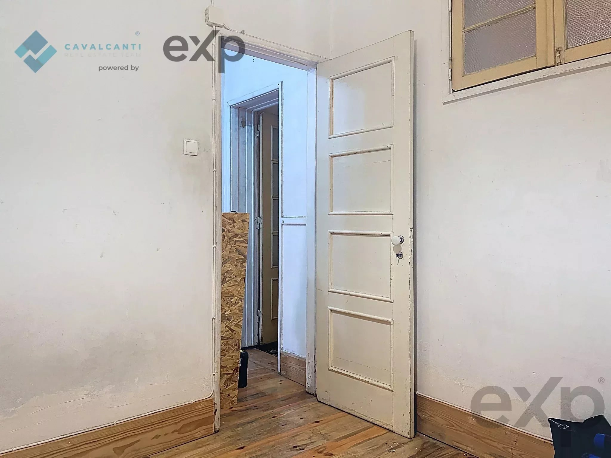 3-bedroom with charm and patio for renovation – Lisbon 86916807 image 15
