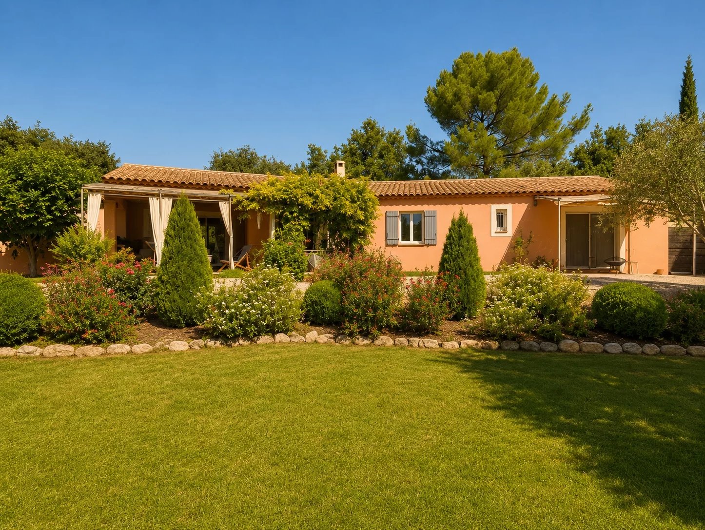 Elegant 4-Bedrooms Villa with Pool in Correns, France