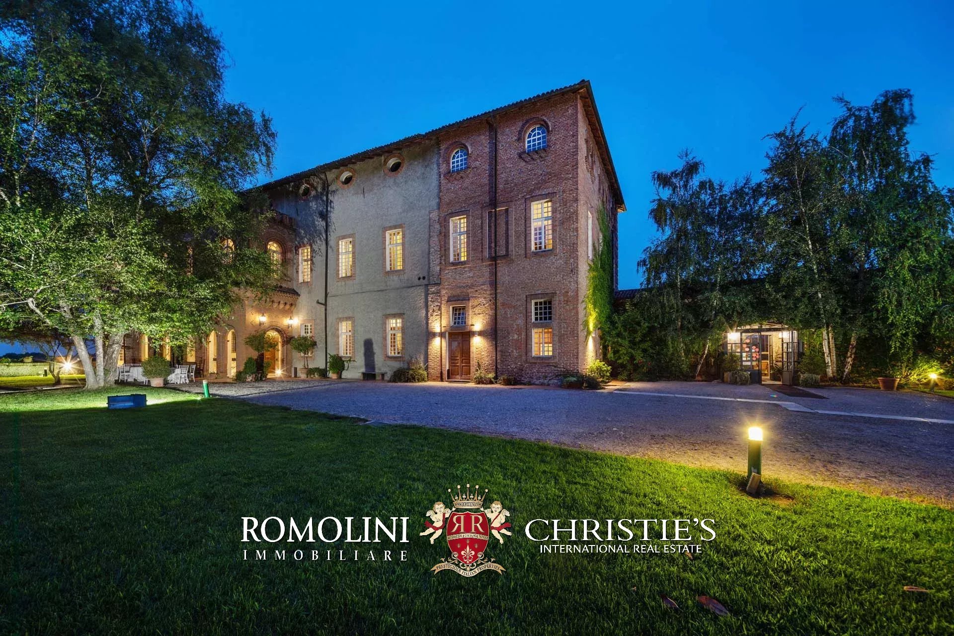 10 Bedroom Chateau's Image 13