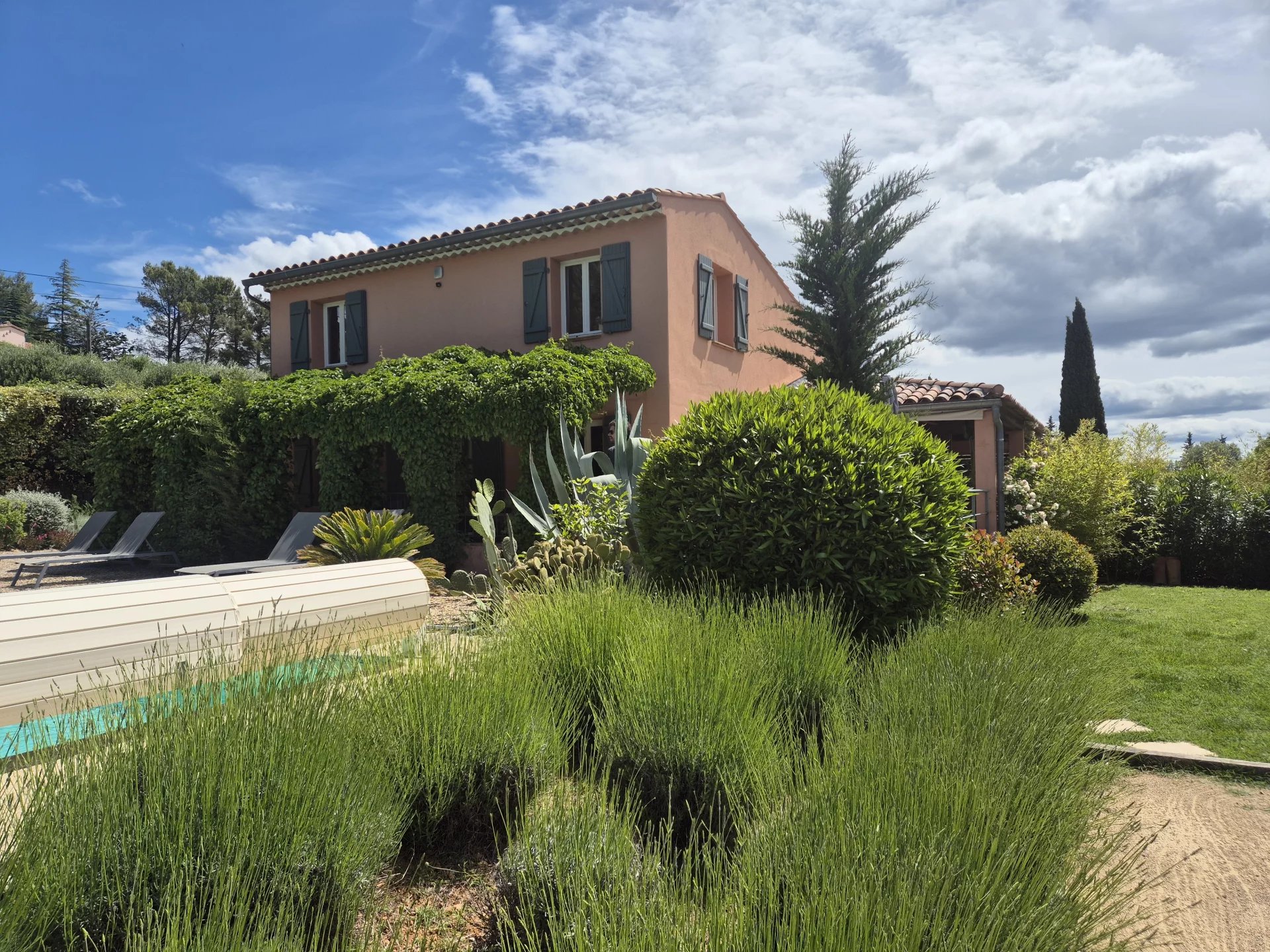 COTIGNAC CHARMING HOUSE WITH INDEPENDANT APARTMENT