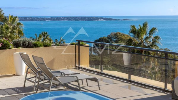 Luxury Sea View Duplex Cannes | 4-Bed Family Estate for Sale — photo 1
