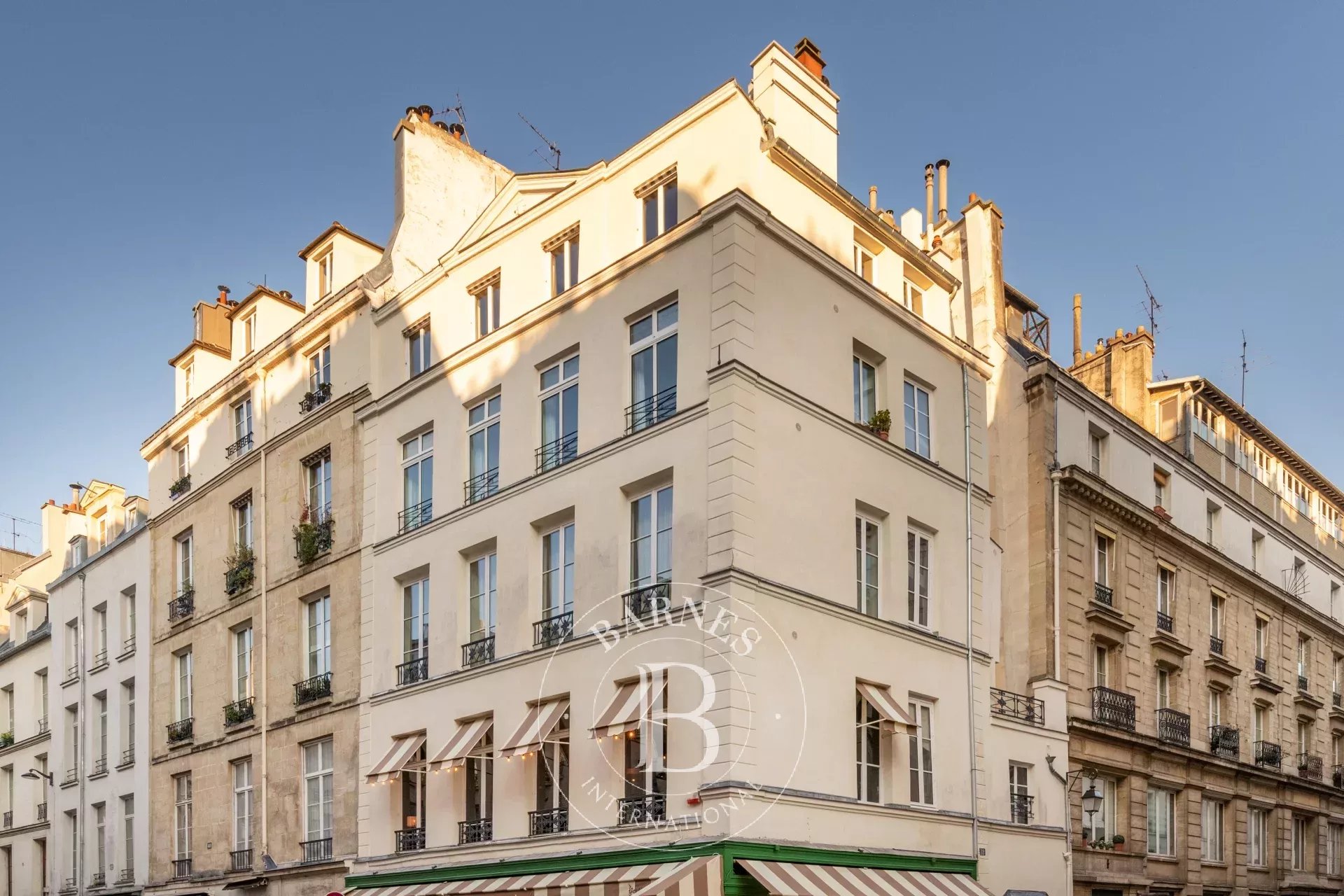 Daire Paris 3ème - picture 12