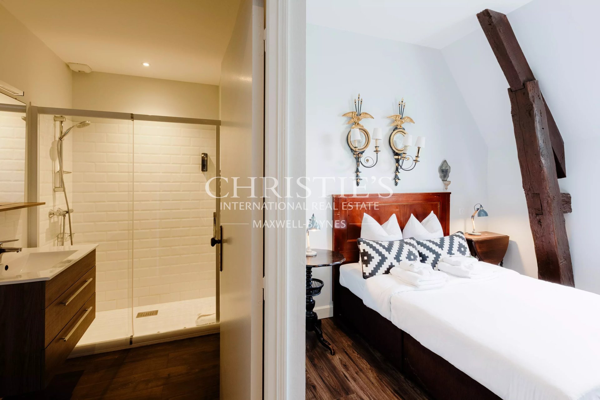 53 Bedroom Chateau's Image 29
