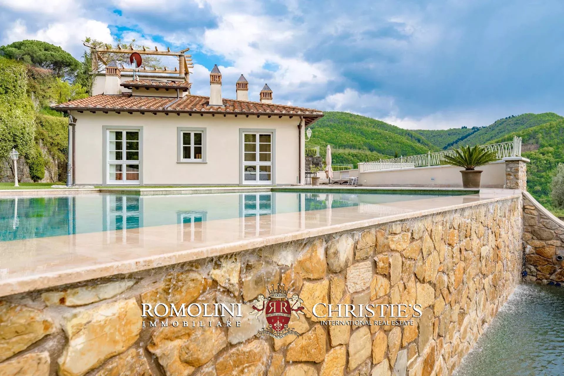 10 Bedroom Villa/Townhouse's Image 161