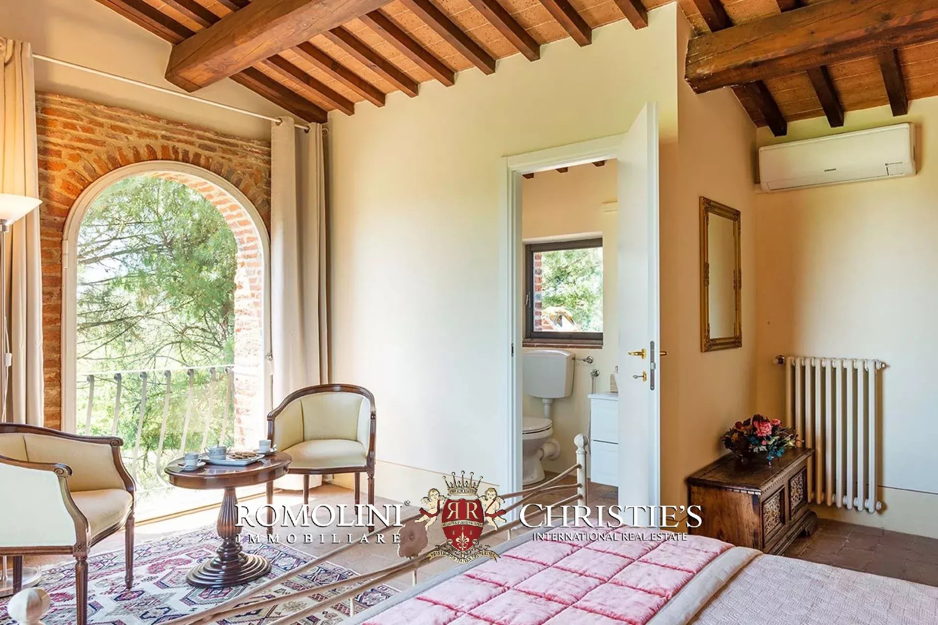 6 Bedroom Villa/Townhouse's Image 37