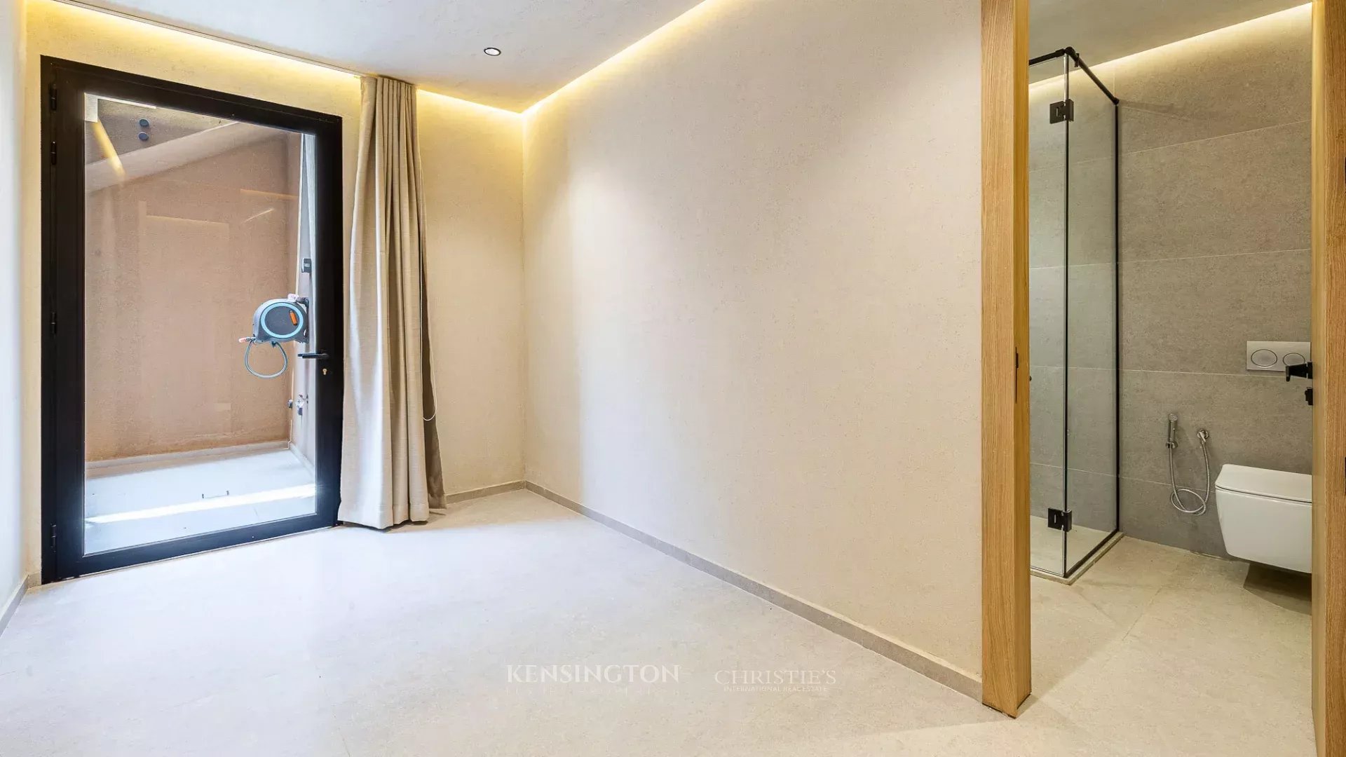 5 Bedroom Villa/Townhouse's Image 39