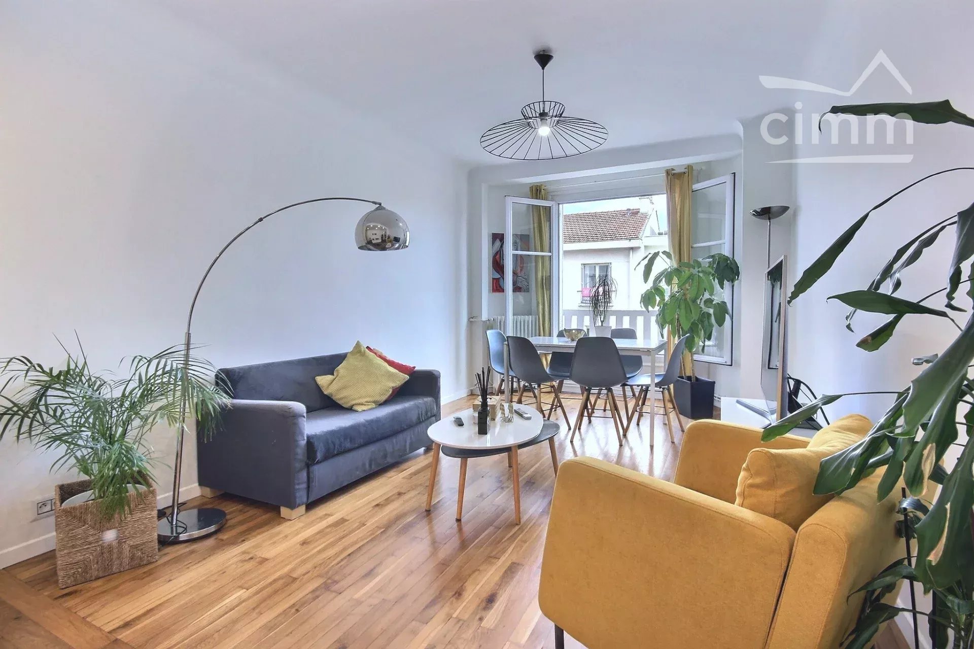 Agence immobilière de 