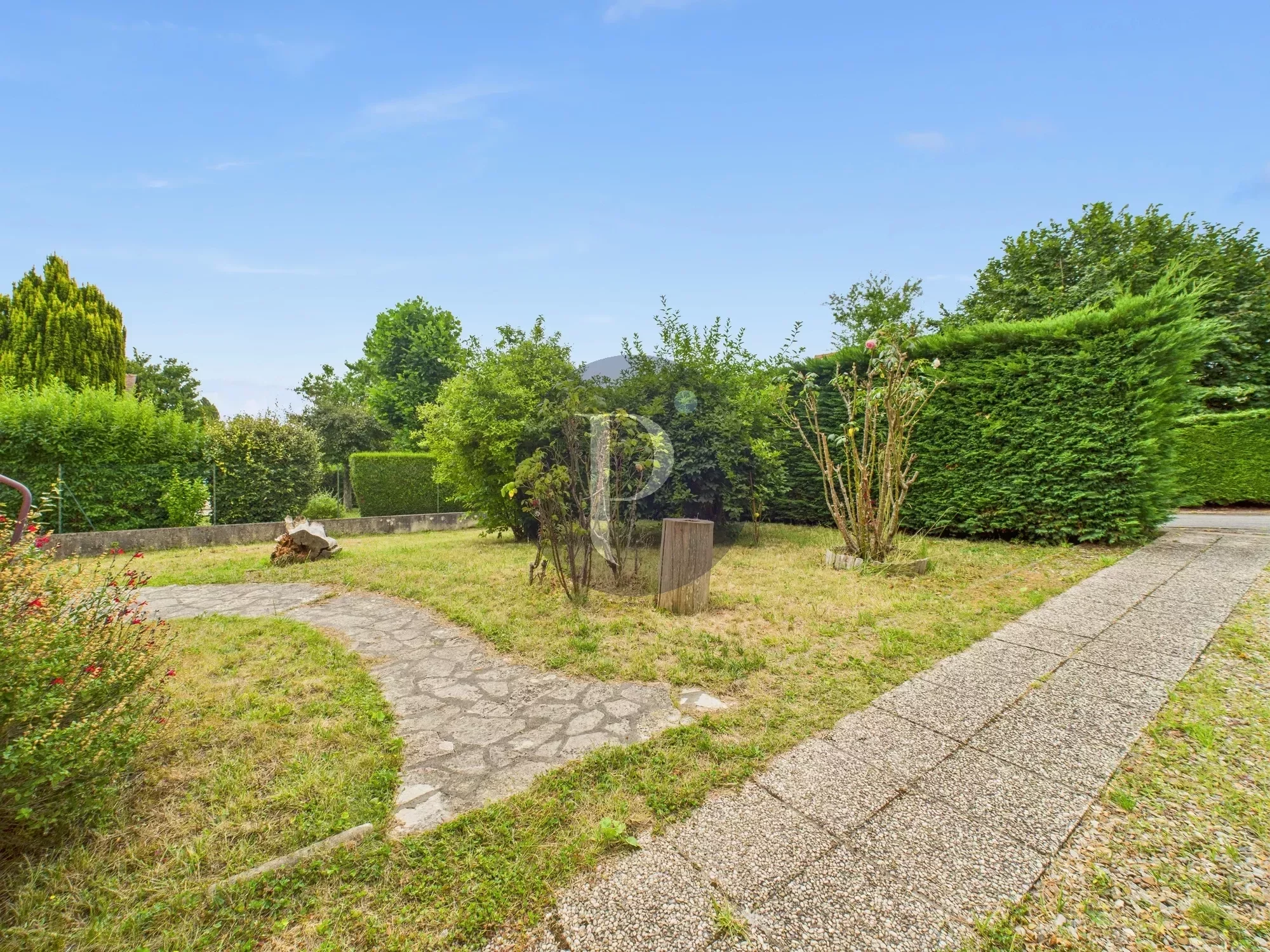 vente-terrain-4-pieces-verrieres-le-buisson-86127164