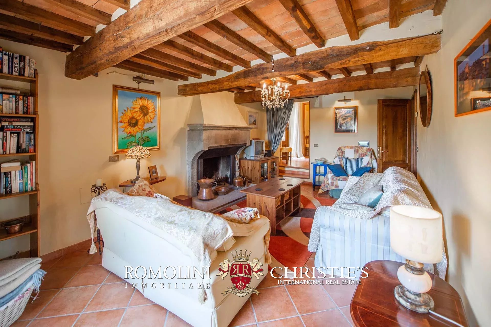 6 Bedroom Villa/Townhouse's Image 21