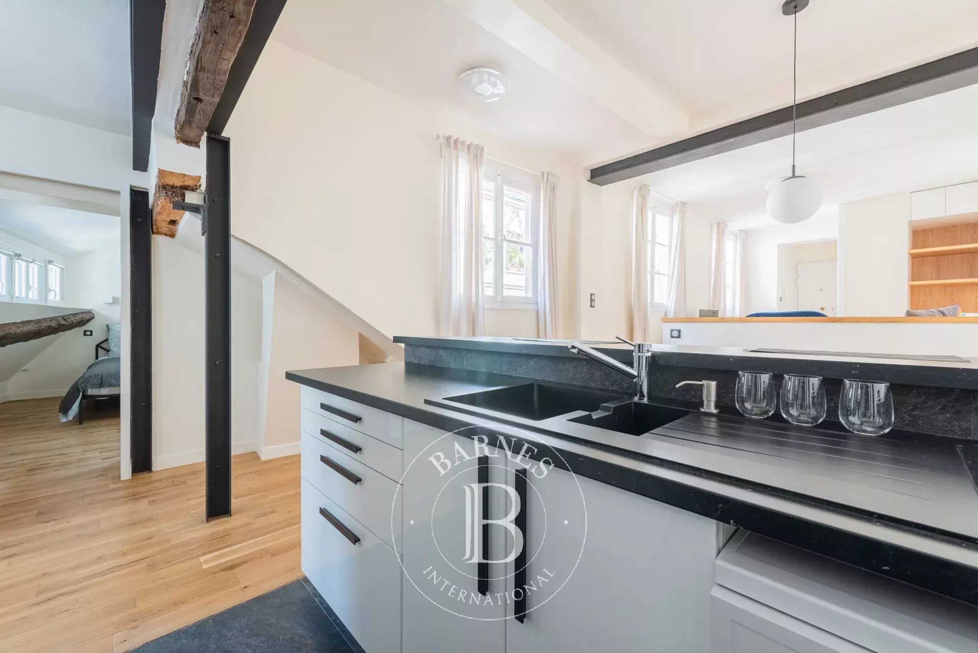 Daire Paris 3ème - picture 5