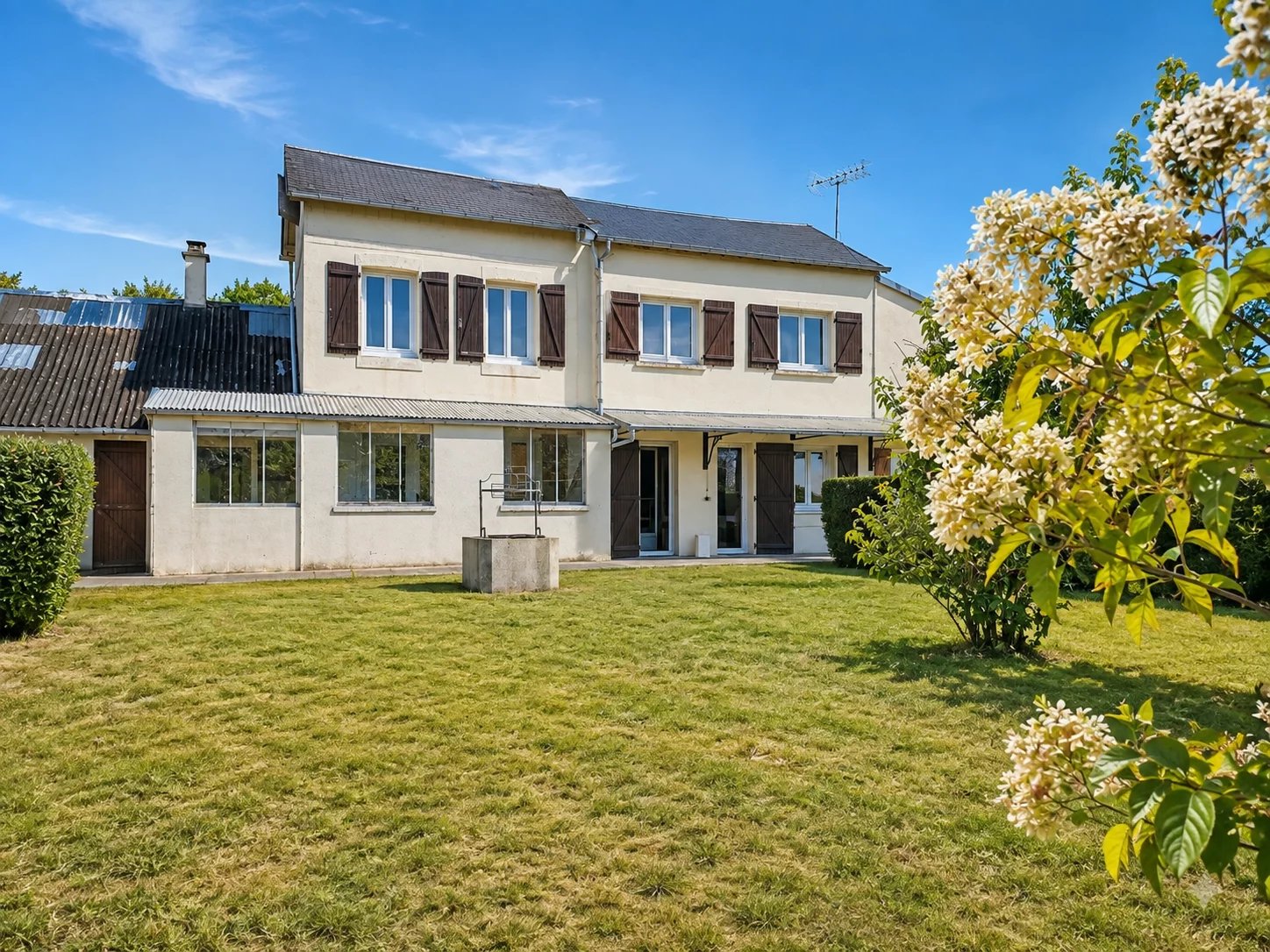 Maison à rénover avec beau potentiel – Bois-l'Évêque