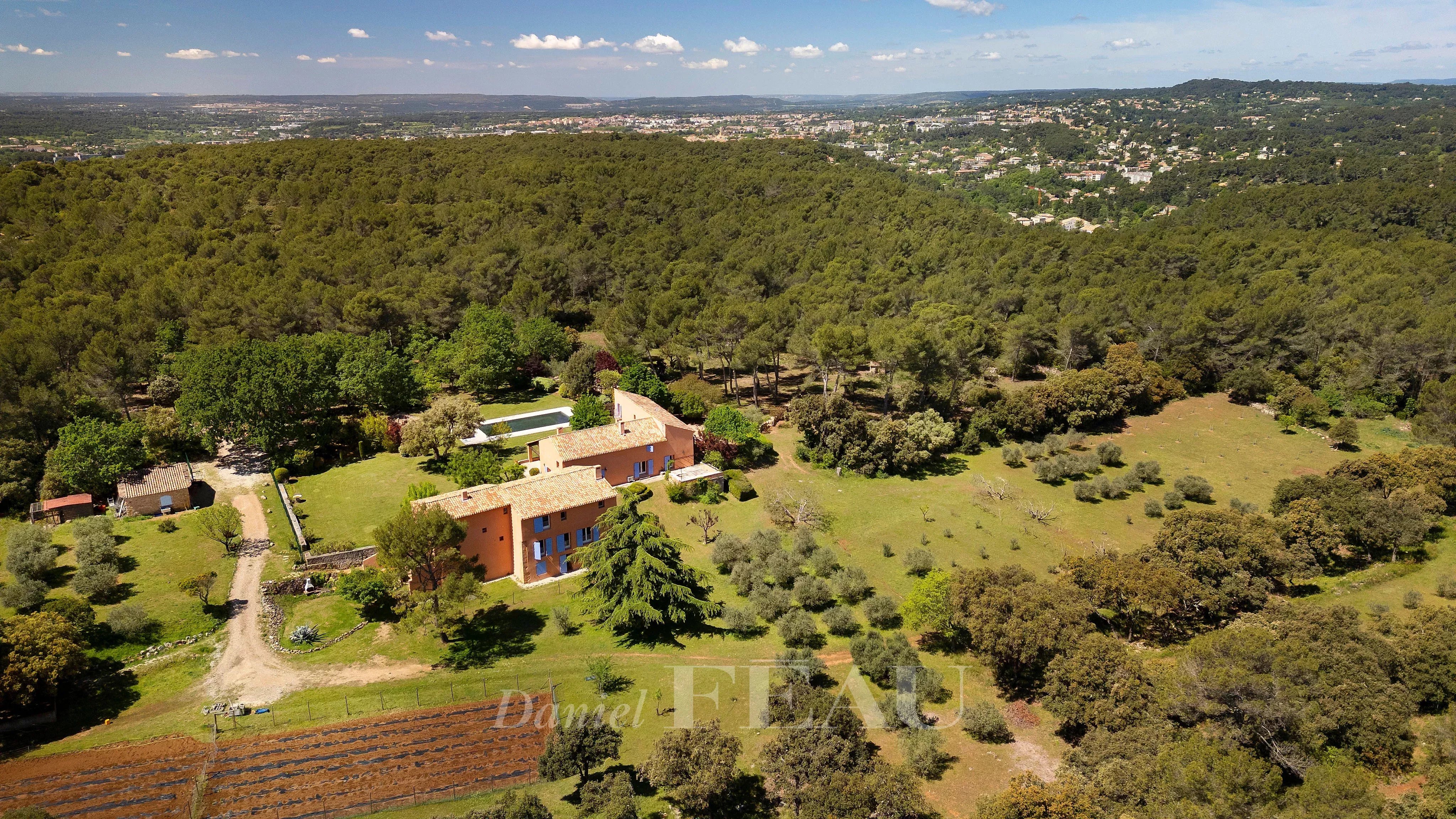 Aix en Provence – A superb property set in over 41 hectares