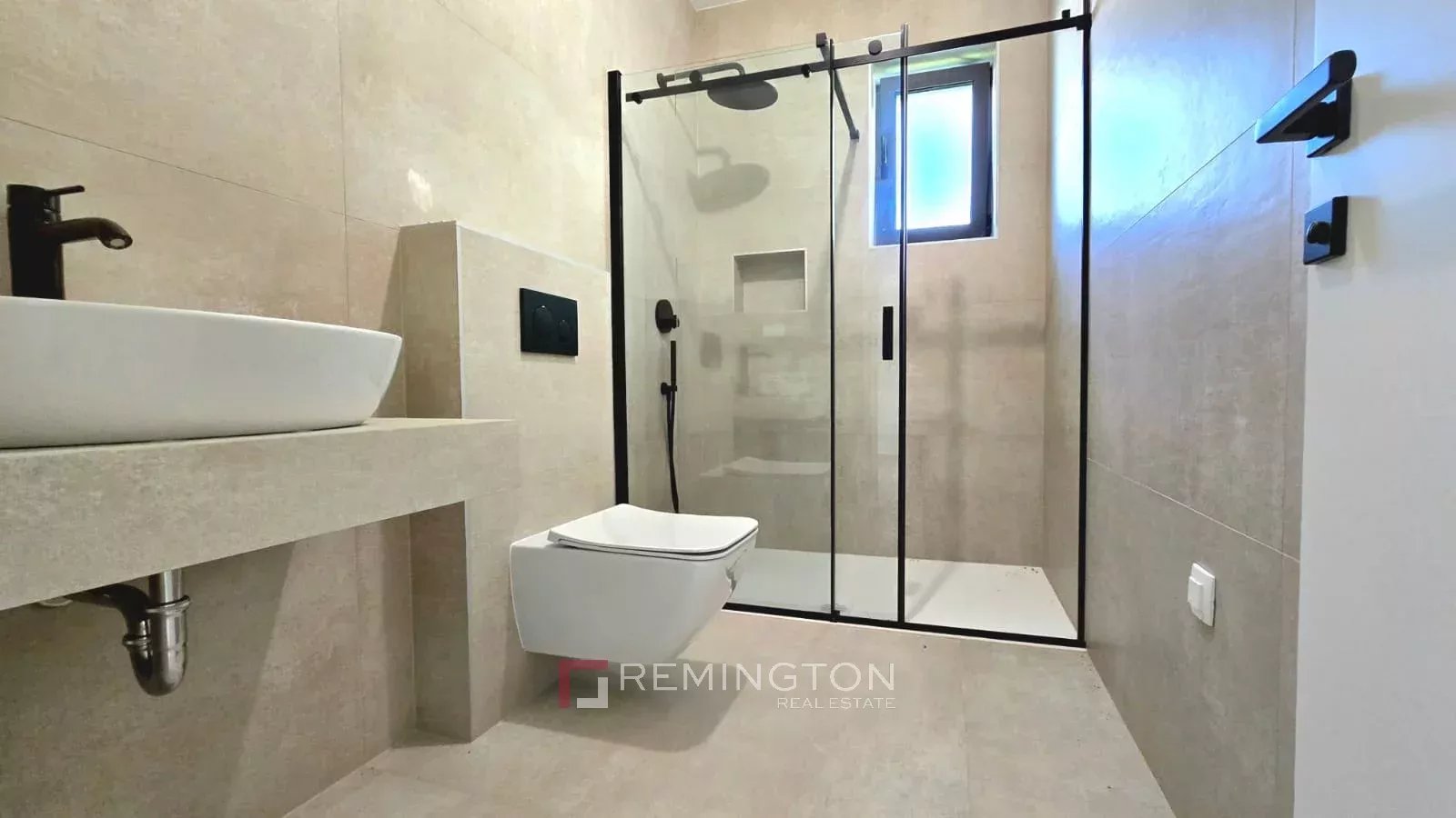 Villa/Townhouse's Image 8