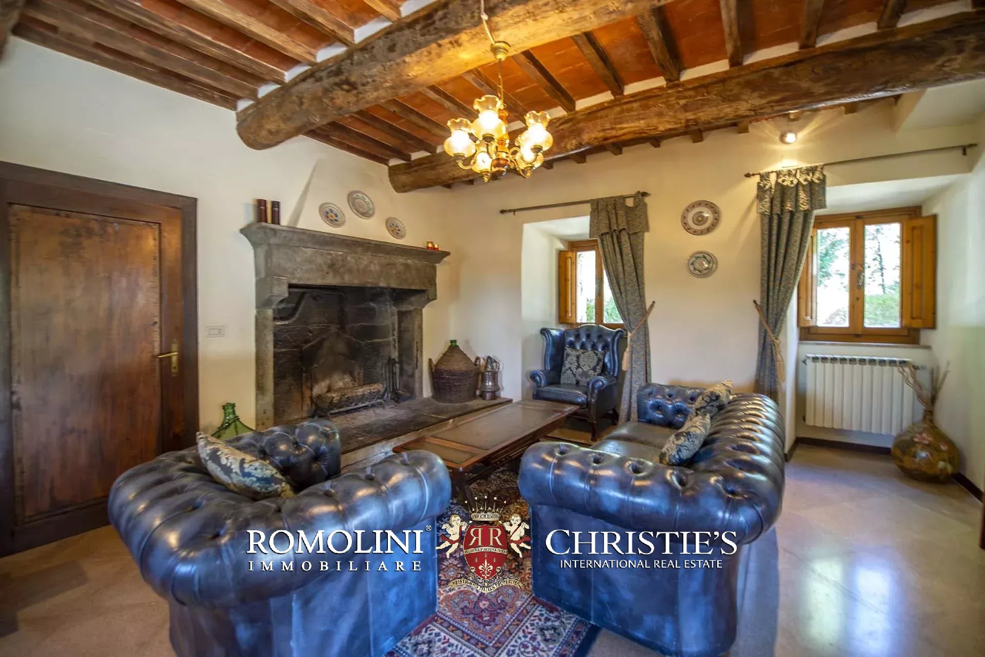 MANOR HOUSE FOR SALE IN CAPRESE MICHELANGELO, TUSCANY