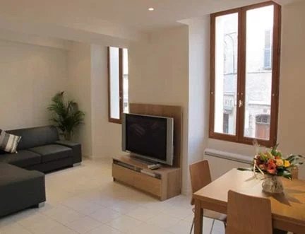 ANTIBES - F2 meublés de 50m2 dans maison ancienne