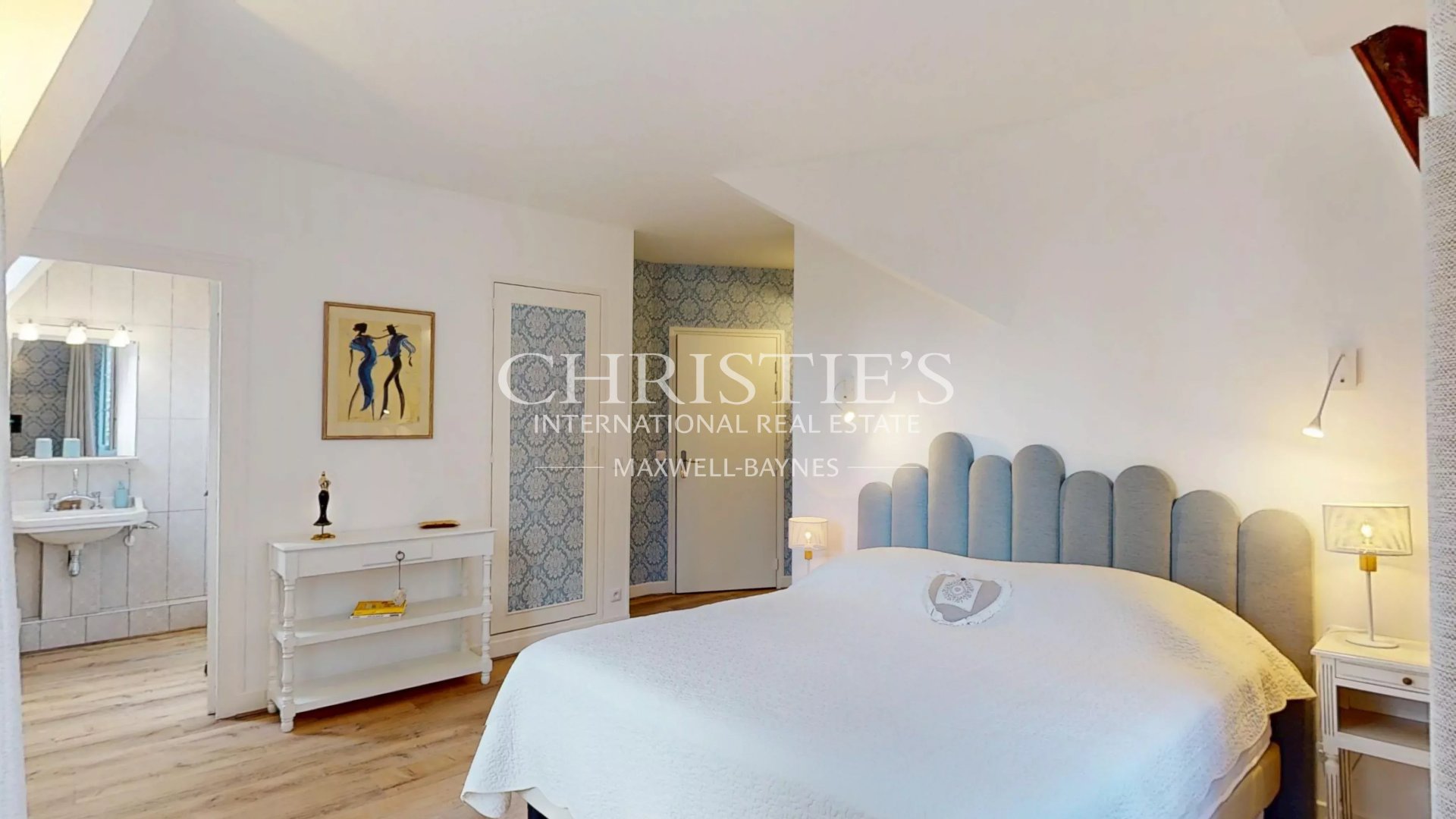 10 Bedroom Chateau's Image 22