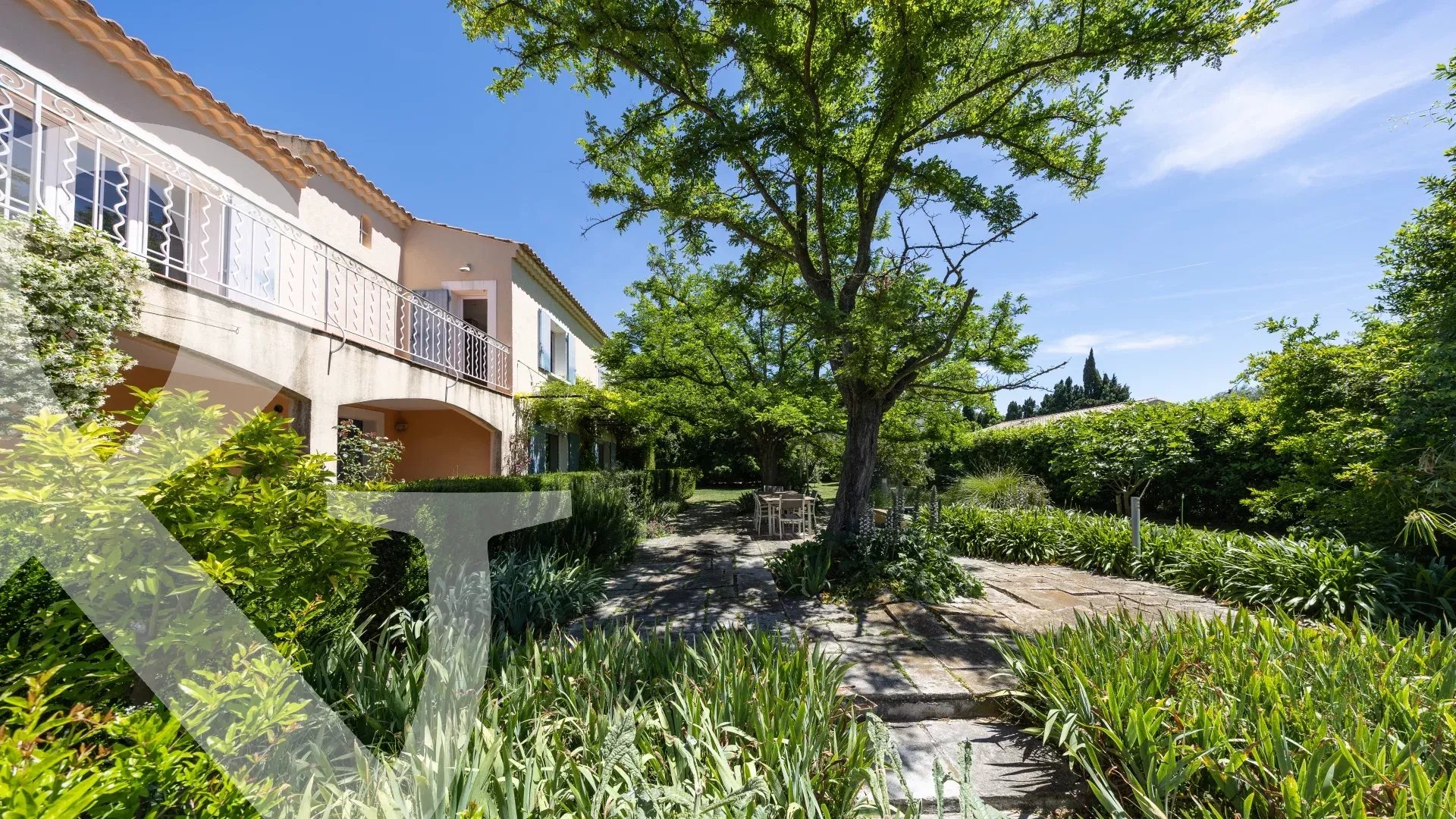 GRANDE MAISON FAMILIALE