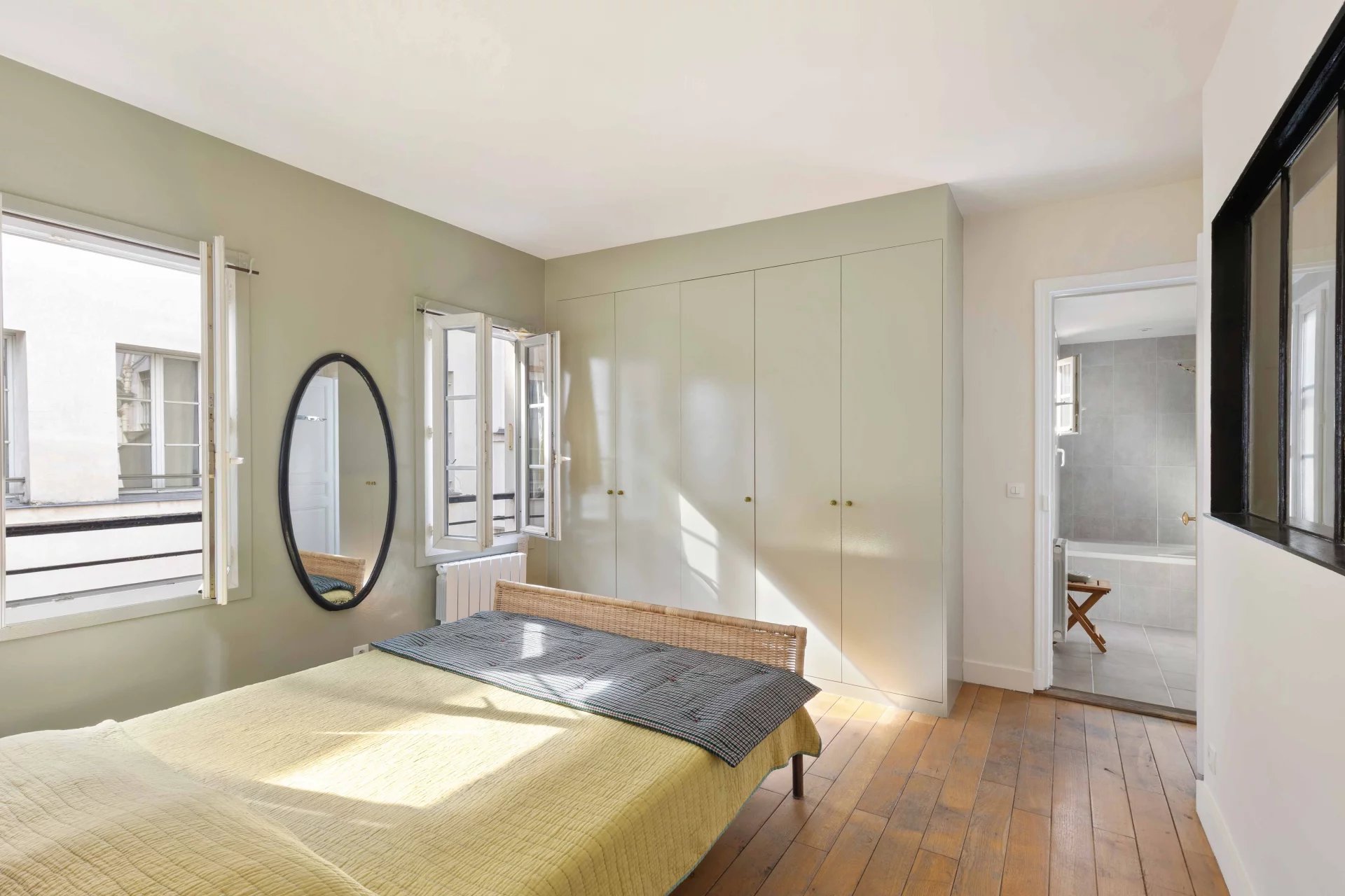 Sale Apartment Paris 3rd