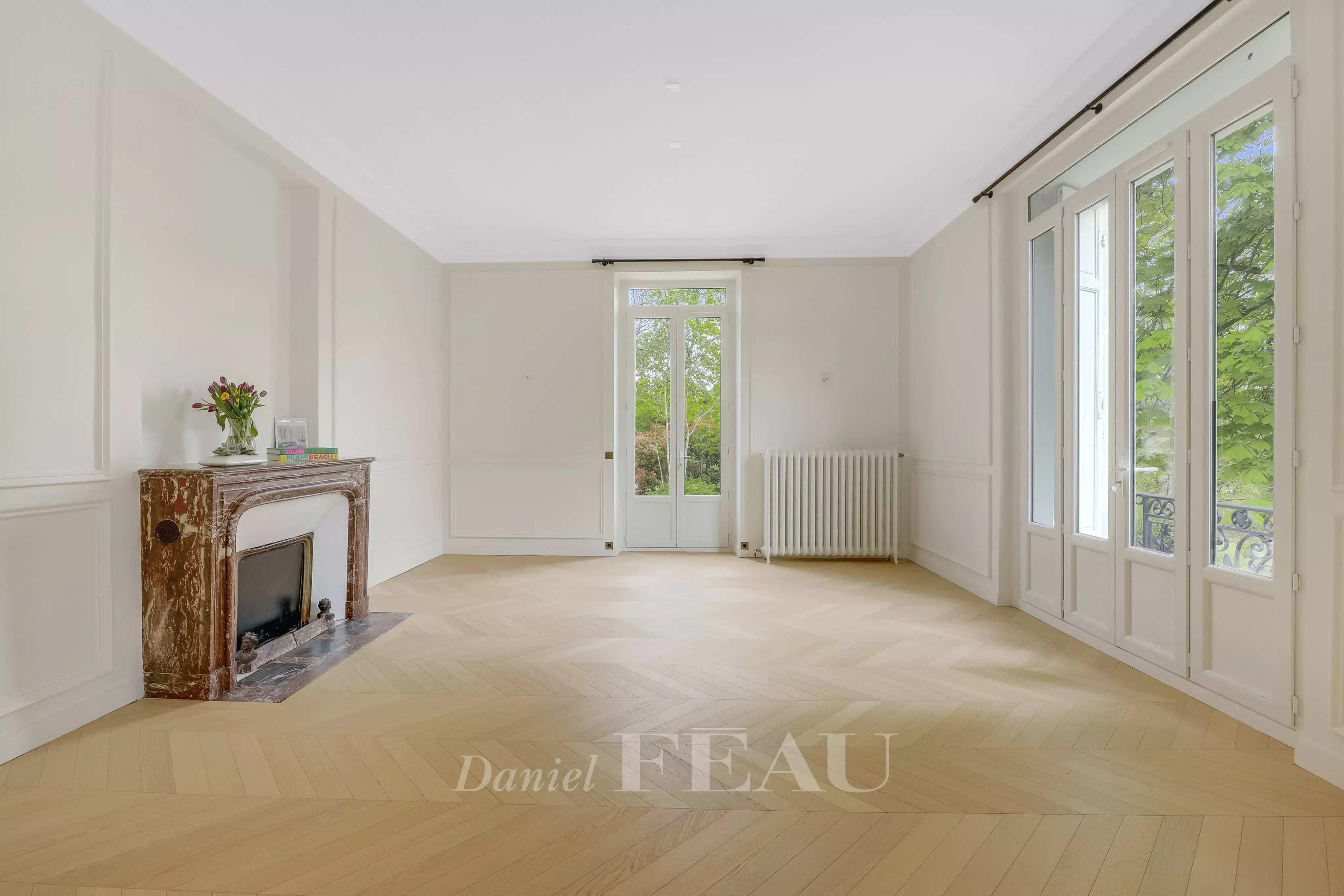 Bureau / Salle à manger / Salon