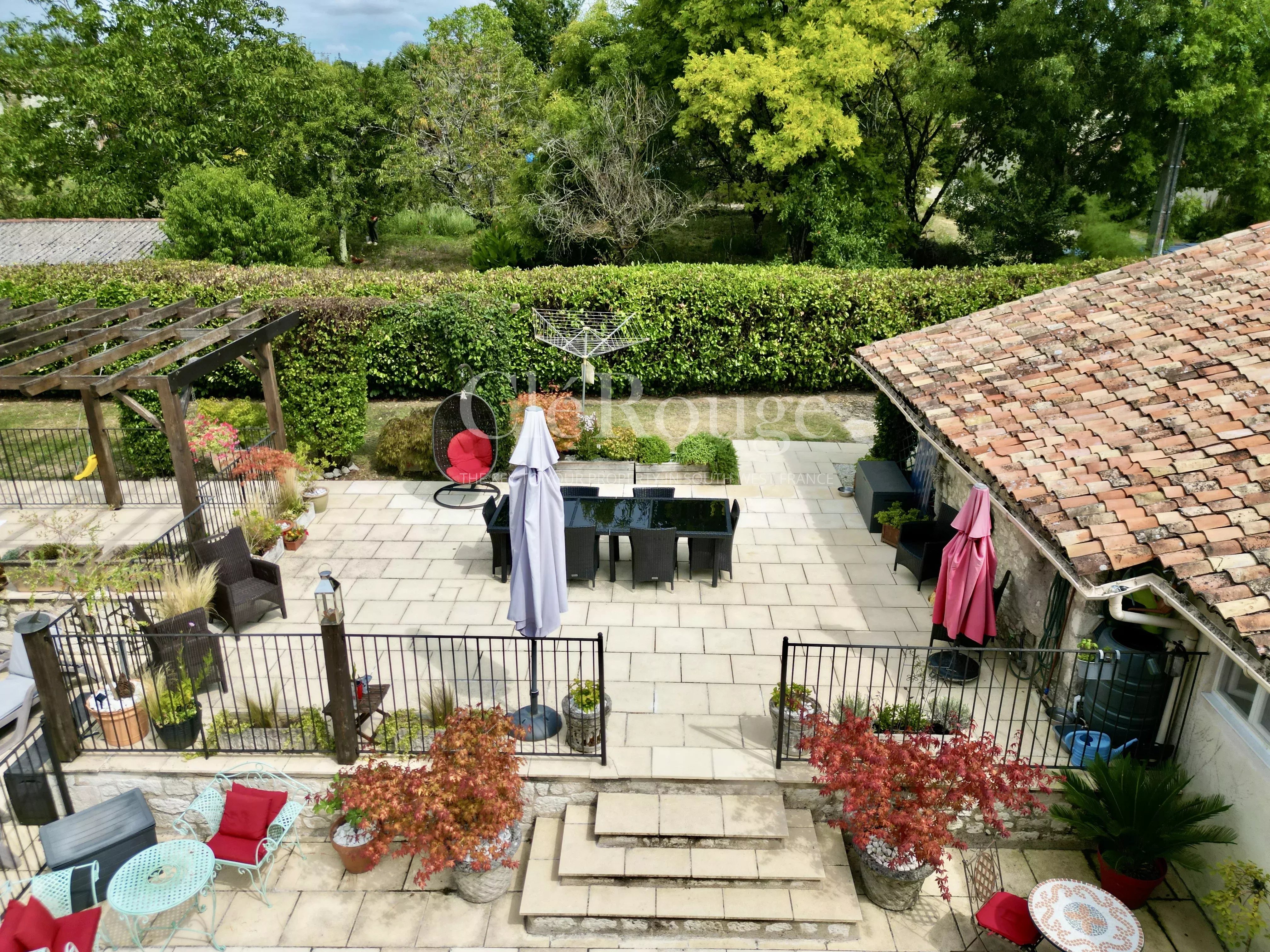 Proche de Duras - Maison en pierre au charme intemporel avec piscine chauffée