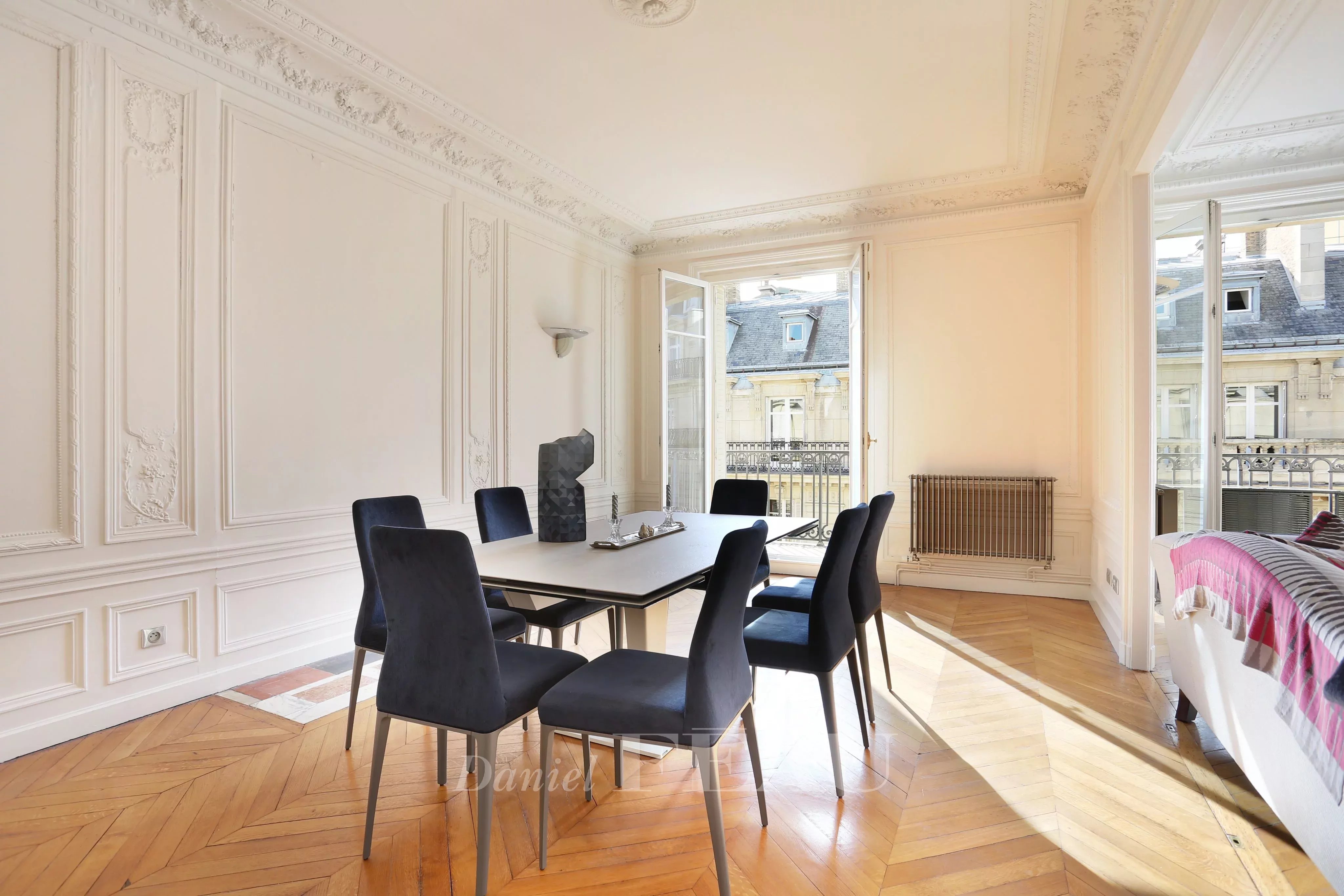 Dining room Wooden floor