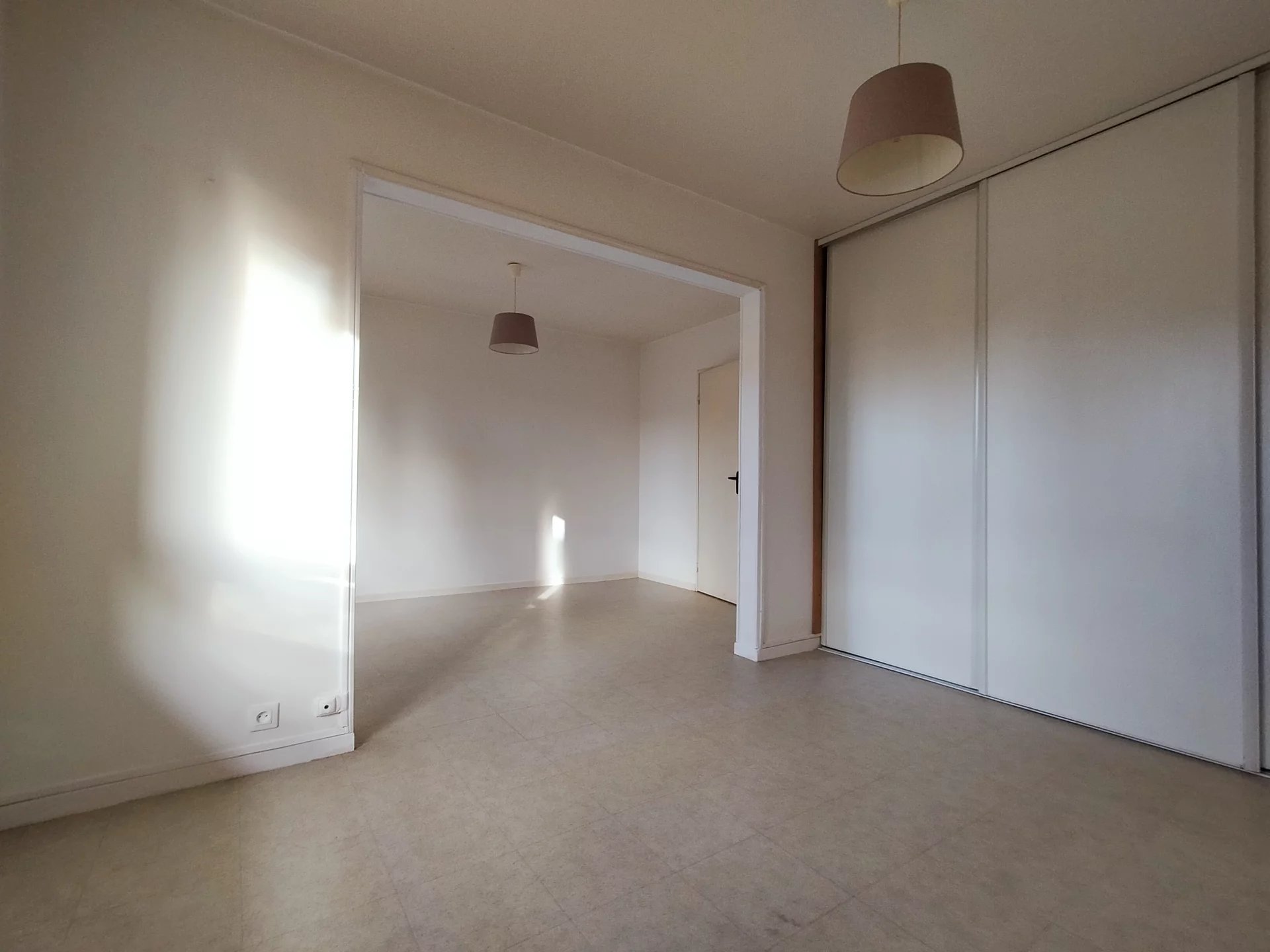 86427800 Location Saint-Genis-Laval