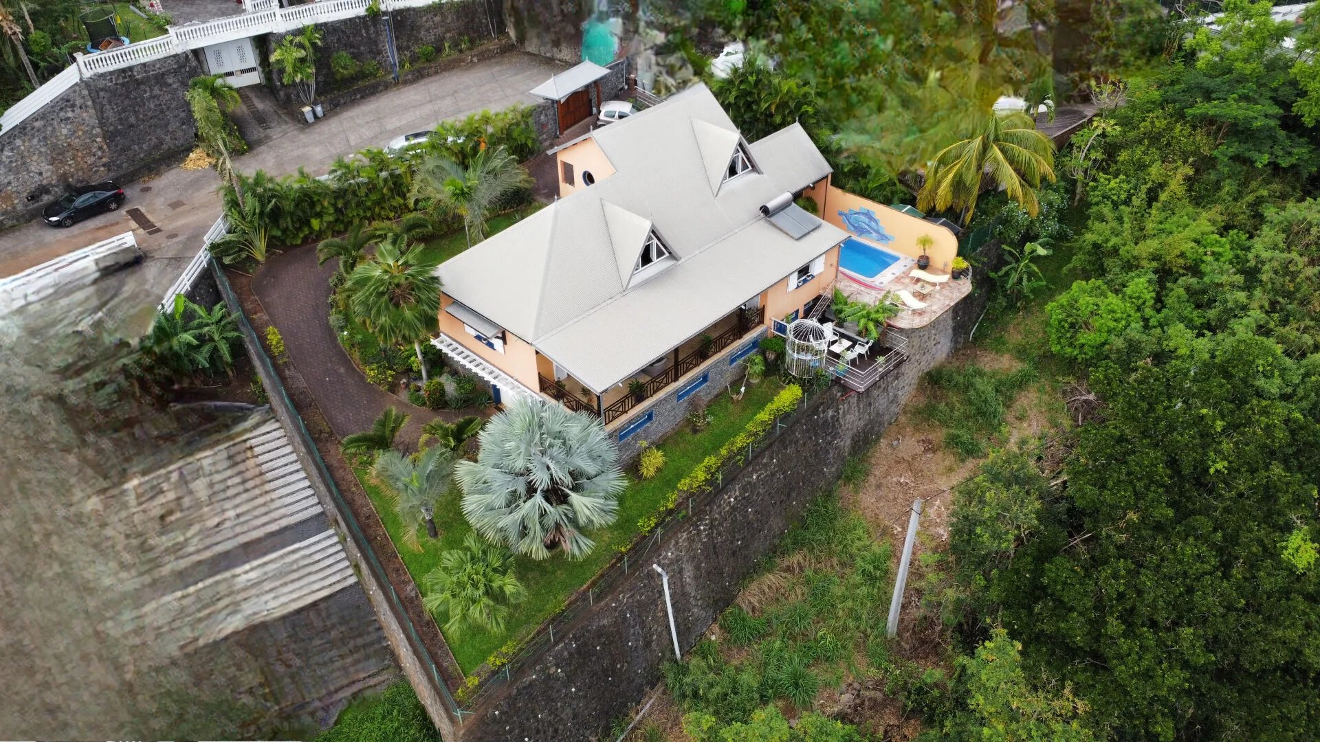 A VENDRE - Saint-Denis - Bellepierre - Ile de la Réunion - Maison T5/6 avec vue mer et garage