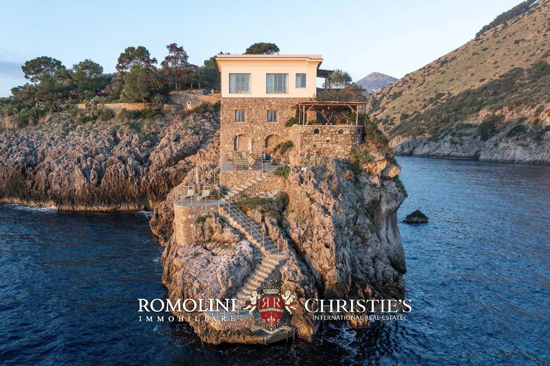 8 Bedroom Villa/Townhouse's Image 34