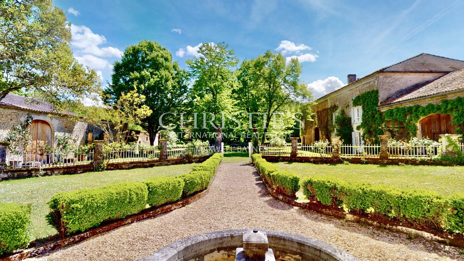 6 Bedroom Chateau's Image 28