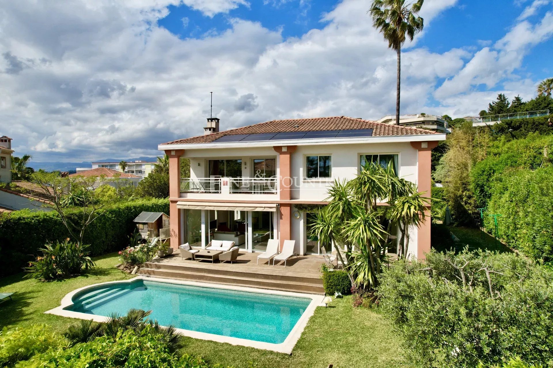 Villa For Sale in Cannes Basse Californie Accommodation in Cannes