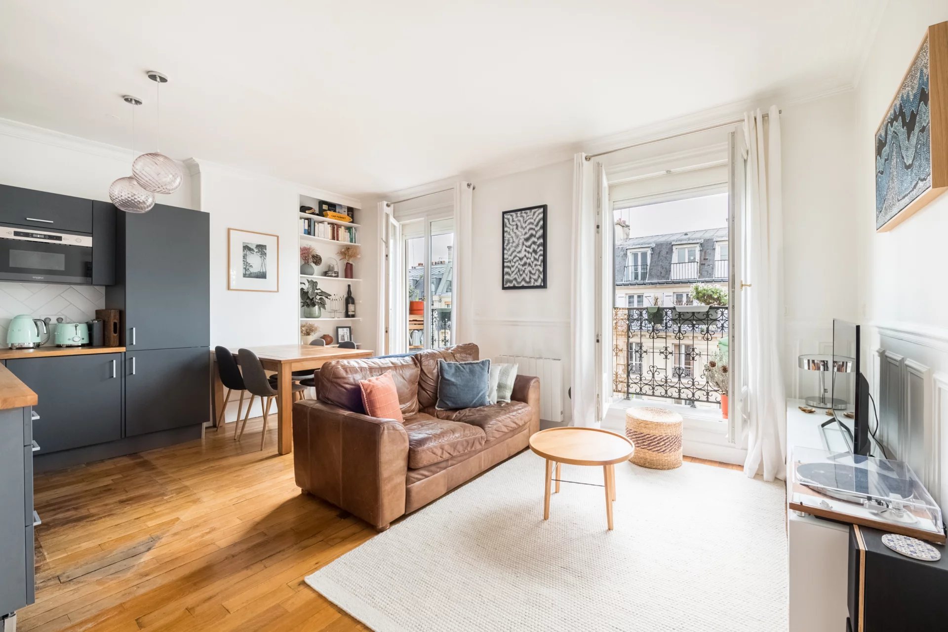 2P ,5ème étage, balcon, vue Place Monge