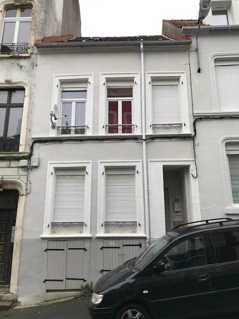 Bel appartement avec terrase et cour