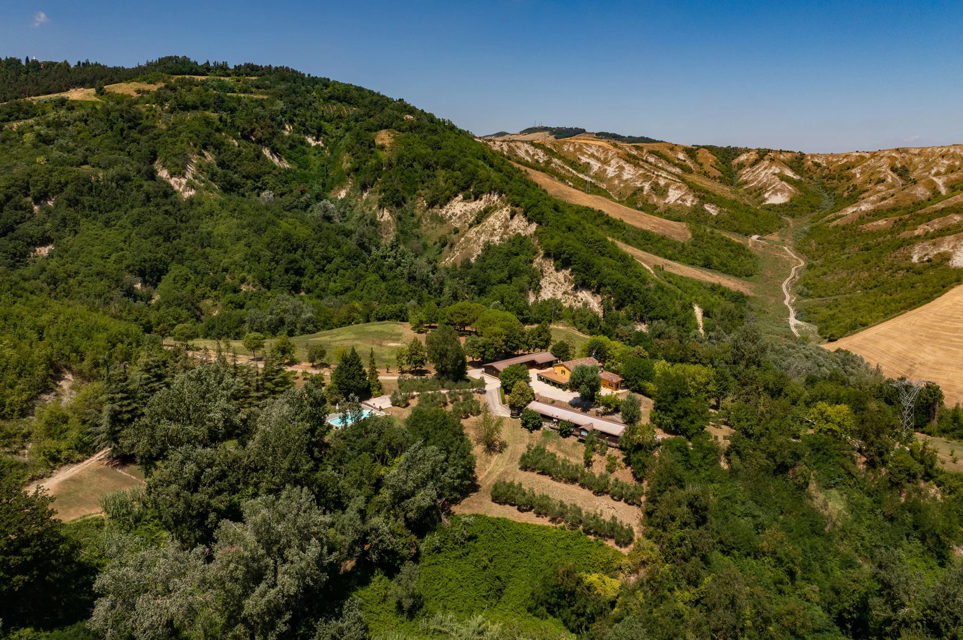 TENUTA DI CACCIA DI 123 HA CON AGRITURISMO IN VENDITA IN EMILIA-ROMAGNA
