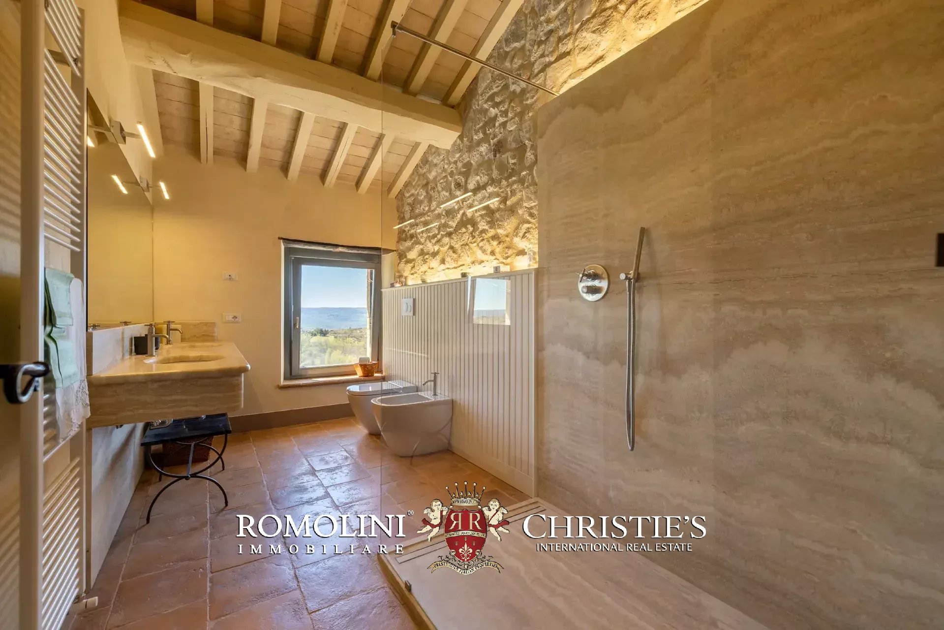 6 Bedroom Villa/Townhouse's Image 100