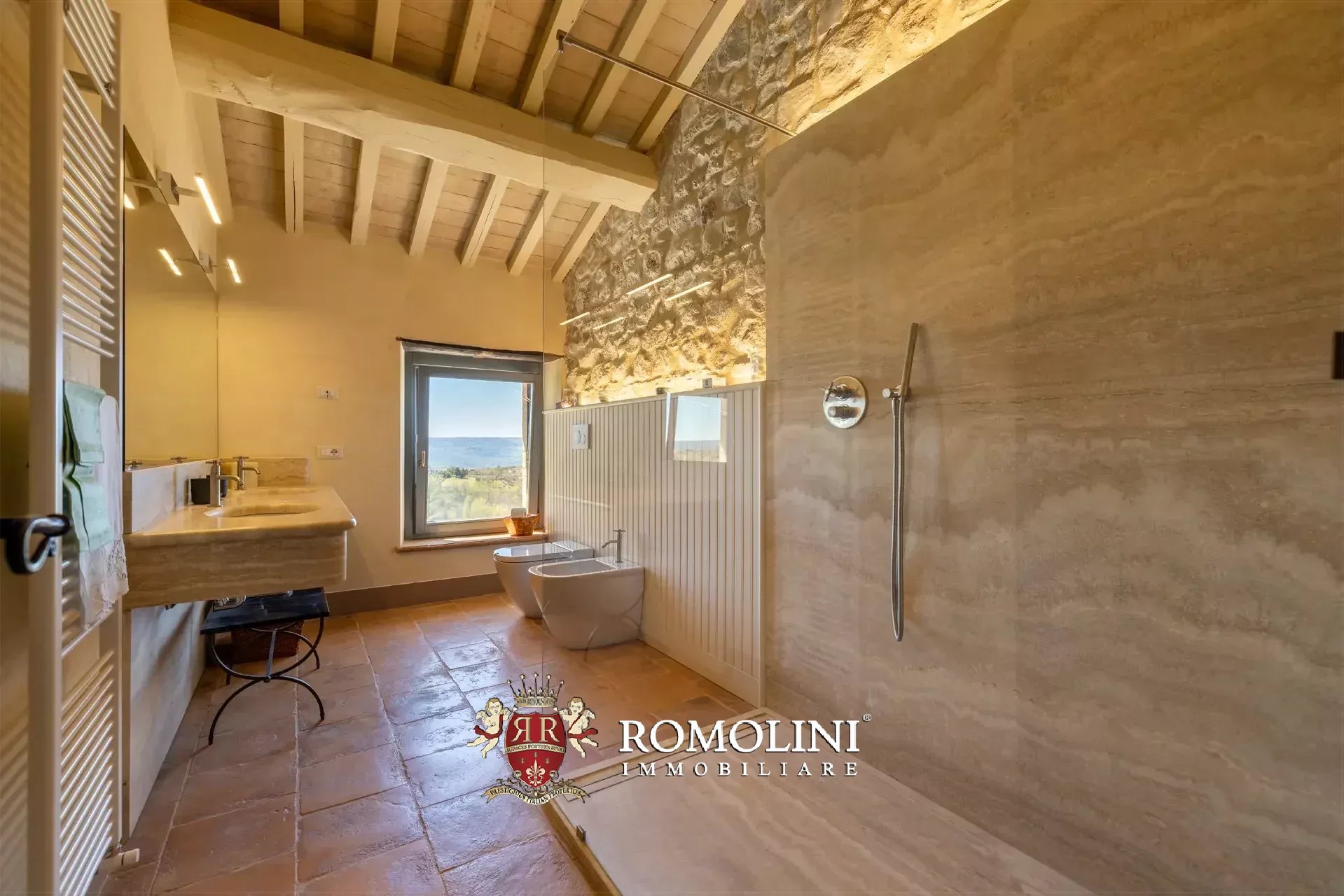 6 Bedroom Villa/Townhouse's Image 100