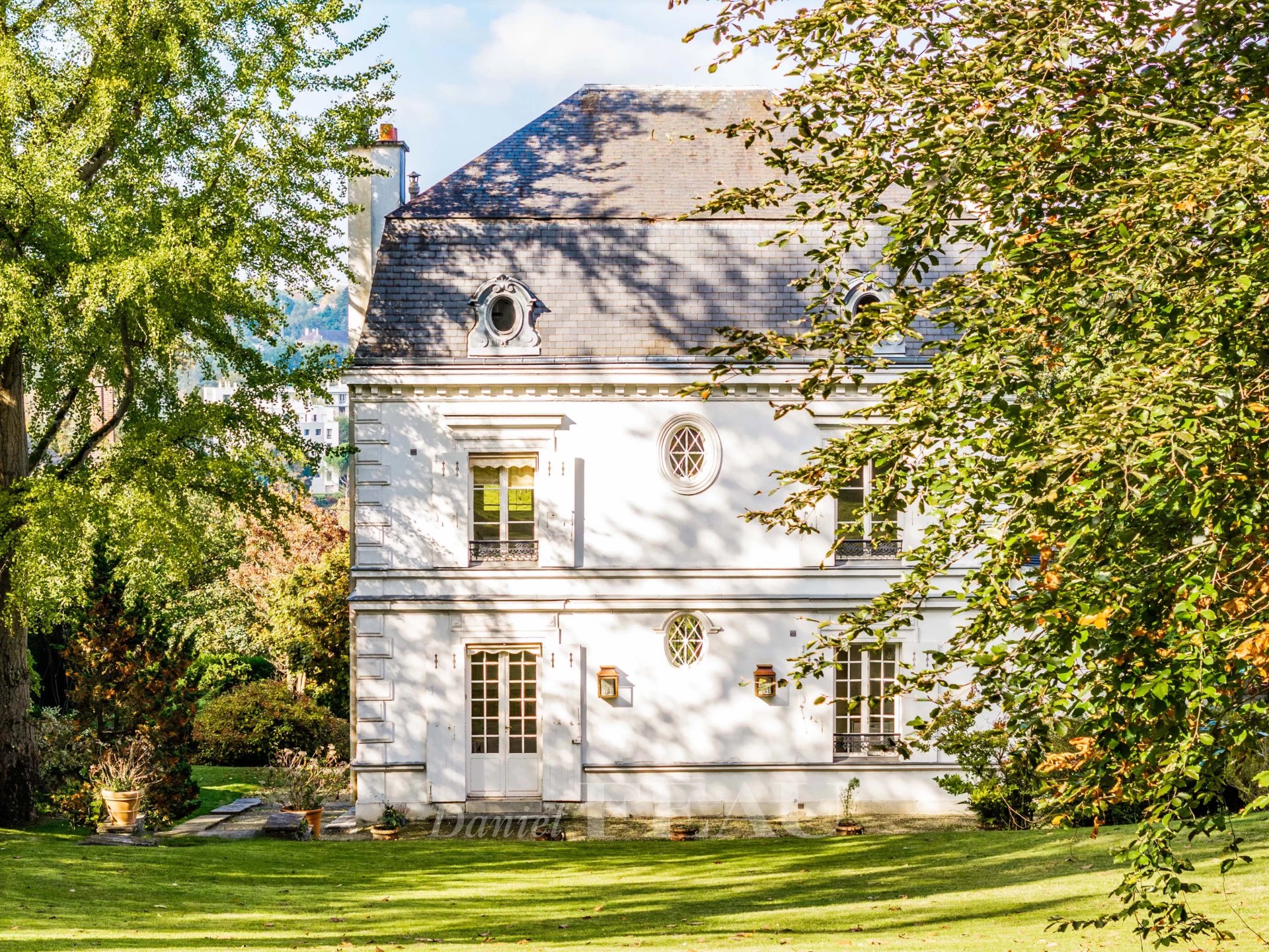 6 Bedroom Villa/Townhouse's Image 21