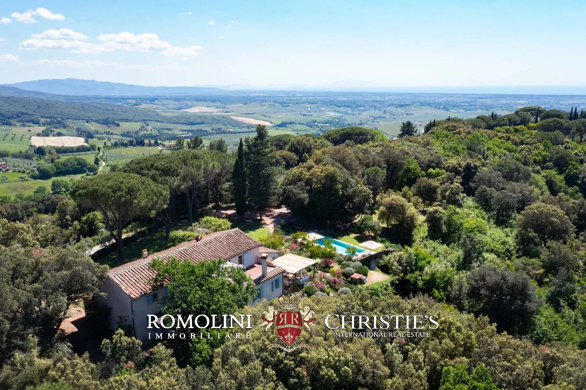EQUESTRIAN SEA VIEW WINE ESTATE WITH VINEYARDS FOR SALE CLOSE TO BOLGHERI, TUSCANY