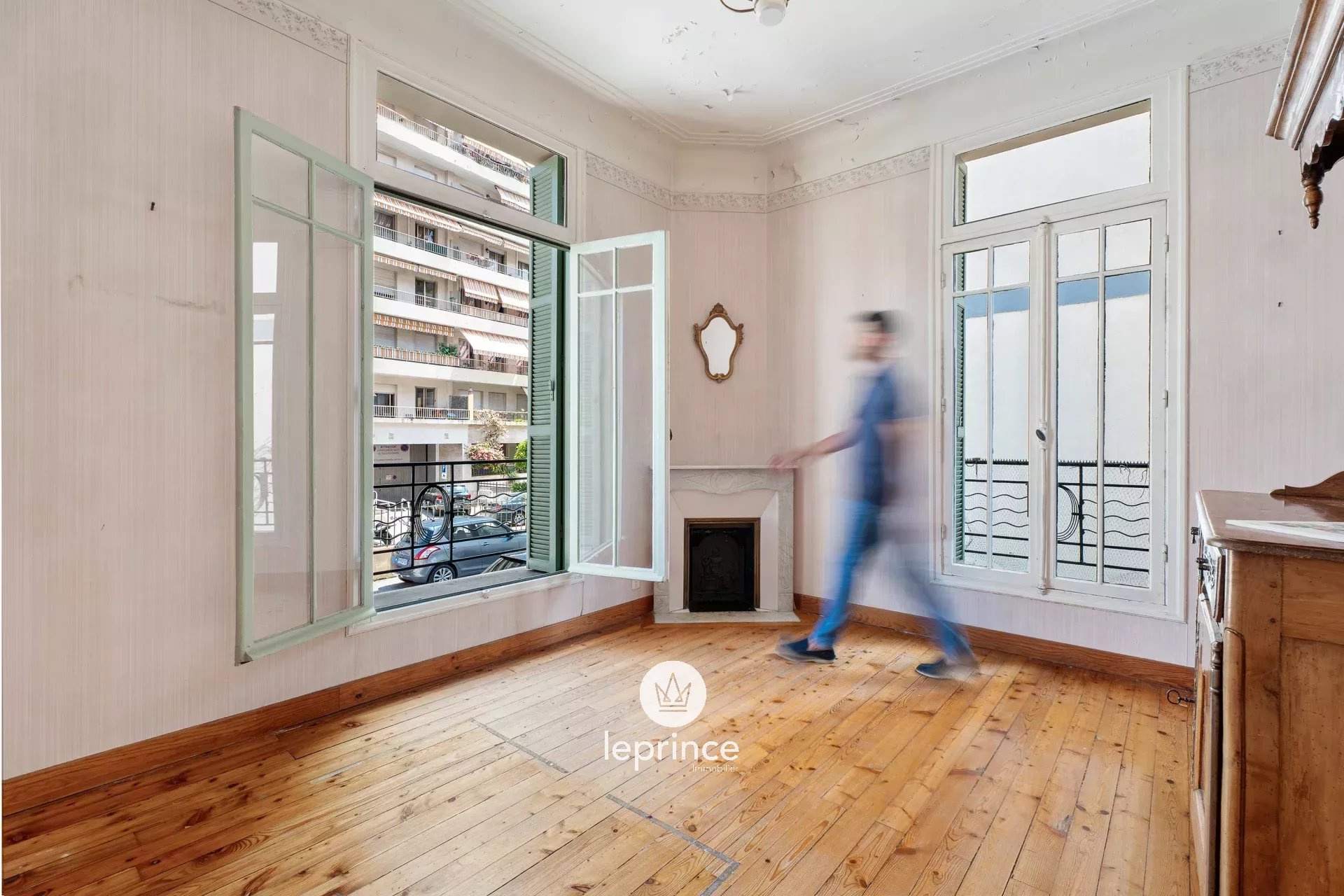 Nice Parc Impérial – 2-Bedroom Apartment to Renovate – Parking Included