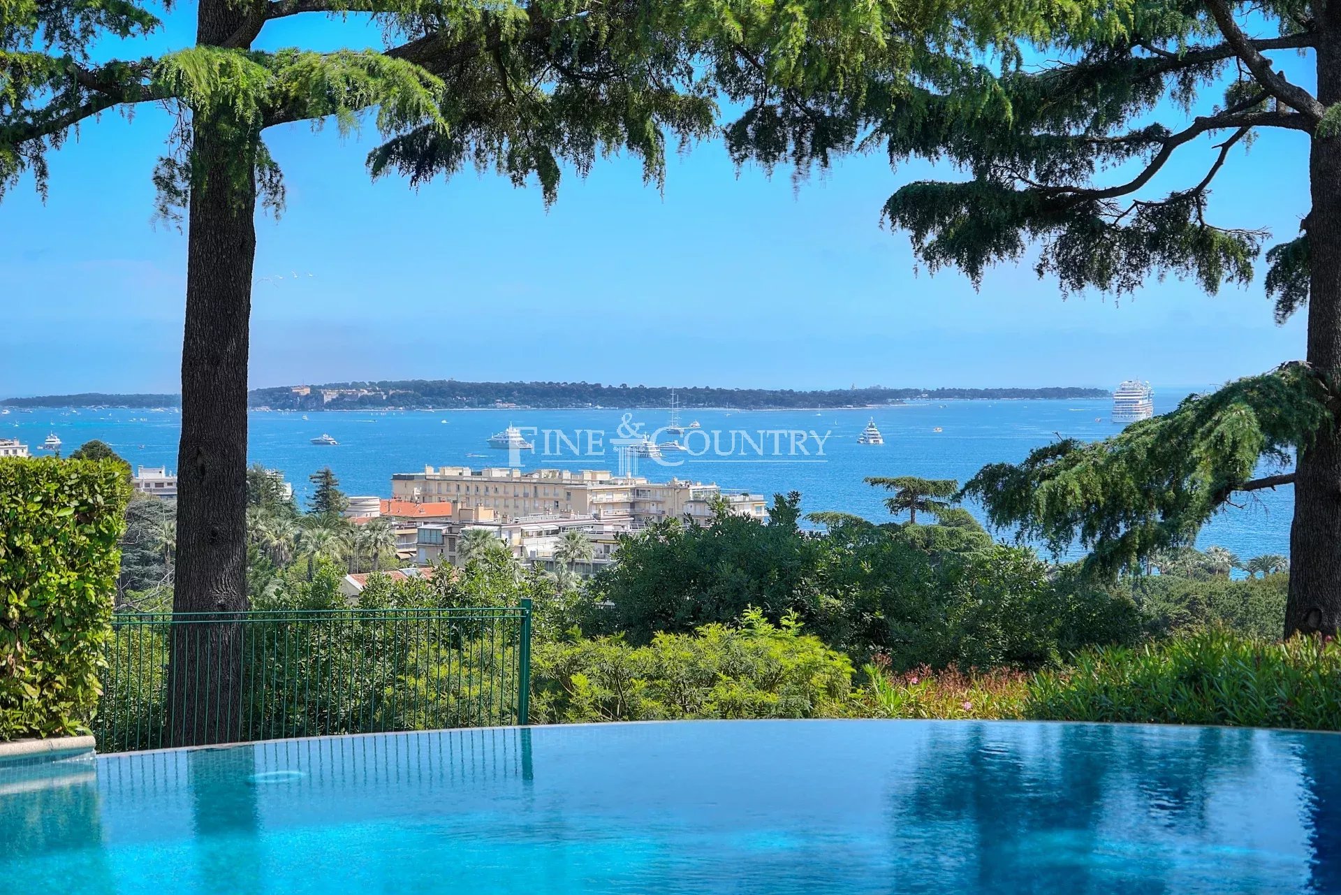 Photo of Apartment for sale in Cannes with Sea Views