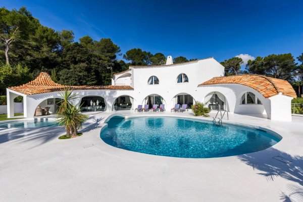 Luxury Mougins Villa for Sale | Family Estate with Pool & Cinema — photo 3
