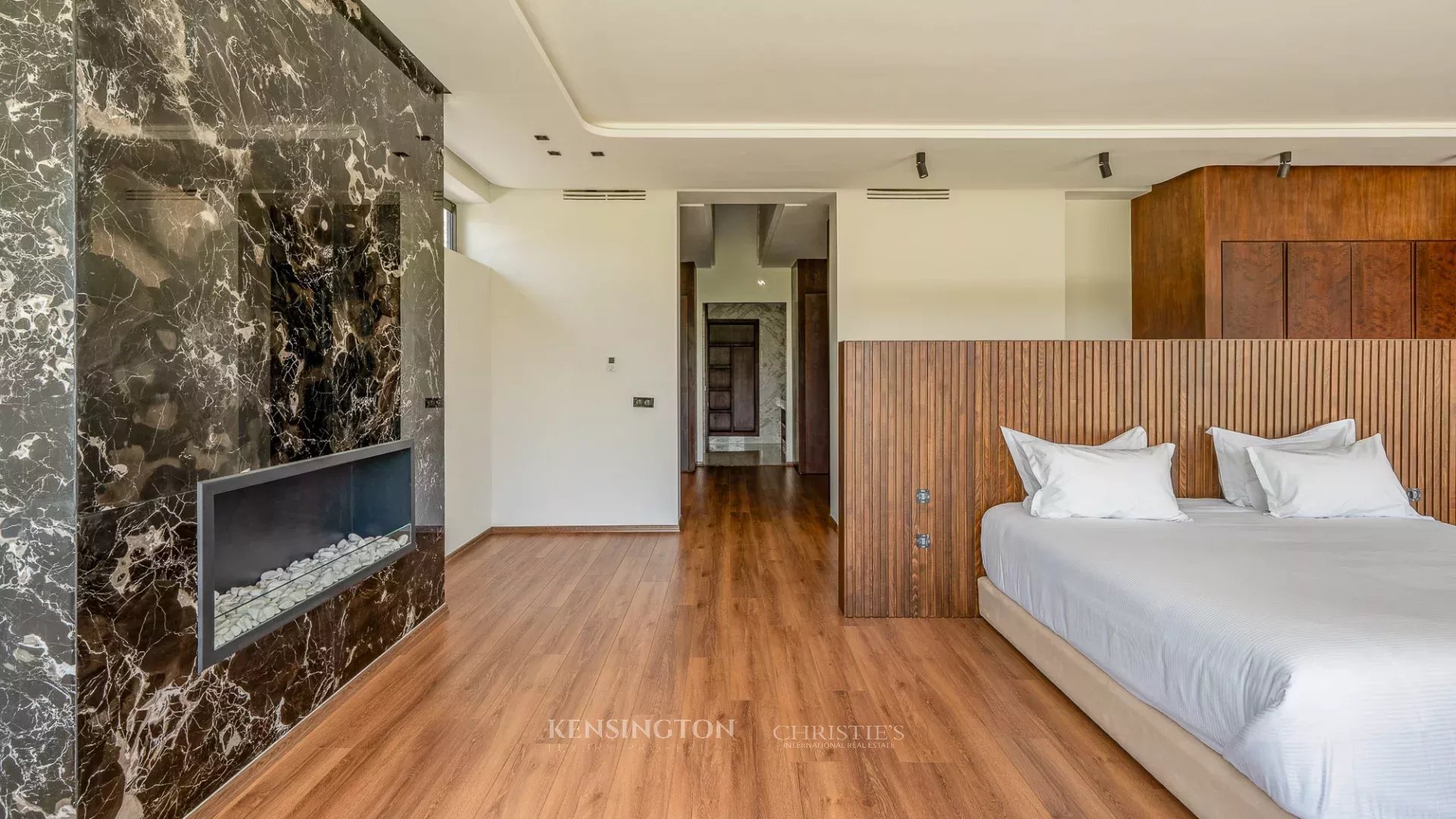 5 Bedroom Villa/Townhouse's Image 33