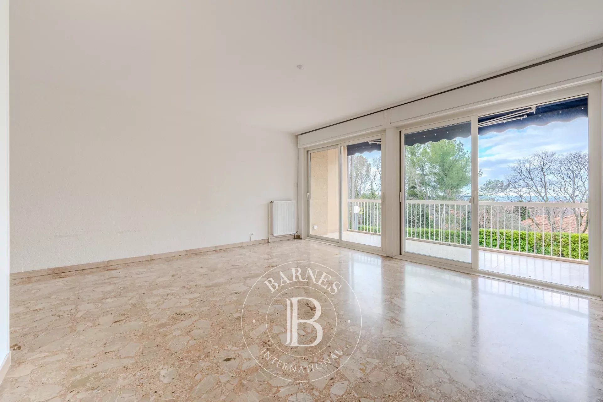 AIX-EN-PROVENCE – CITY CENTER – APARTMENT – 3 BEDROOMS – QUIET – TERRACE - GARAGE