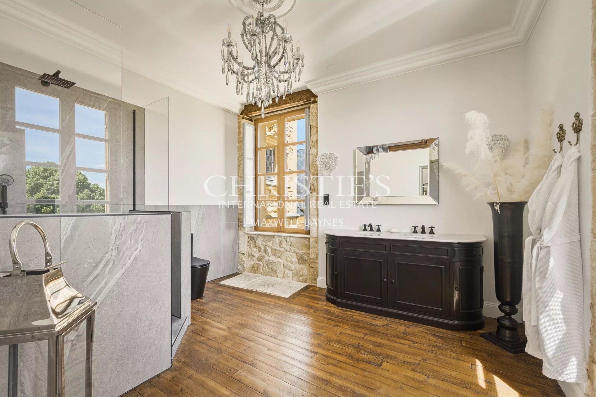 11 Bedroom Chateau's Image 36