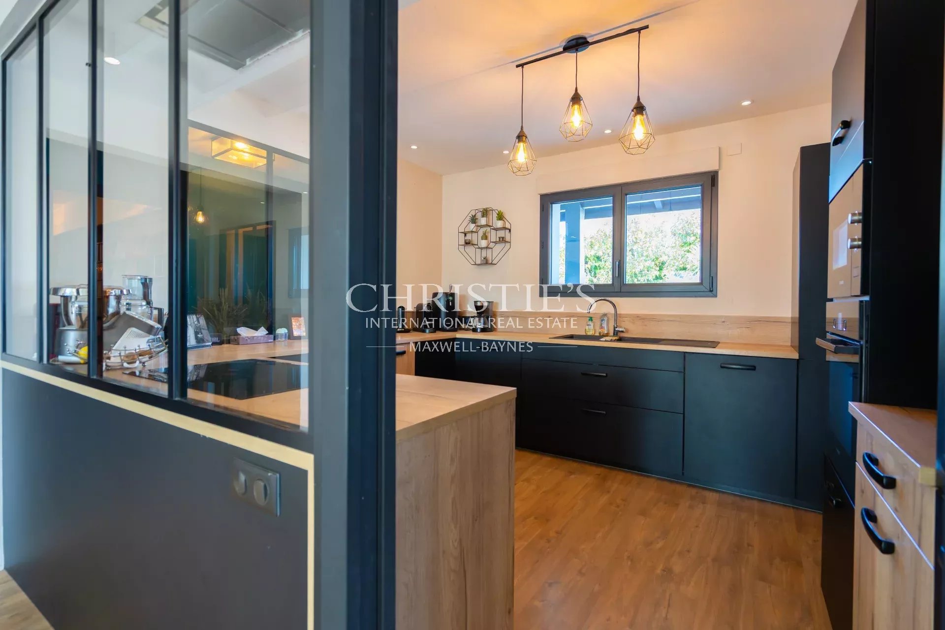 4 Bedroom Villa/Townhouse's Image 5